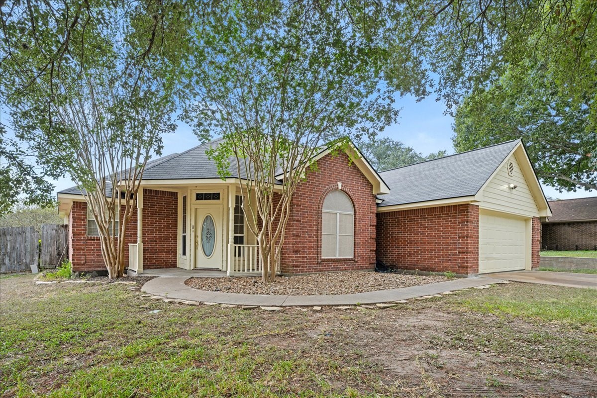 2601 Oakwood Drive Property Photo 1