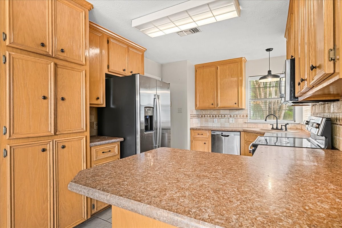 2601 Oakwood Drive Property Photo 6