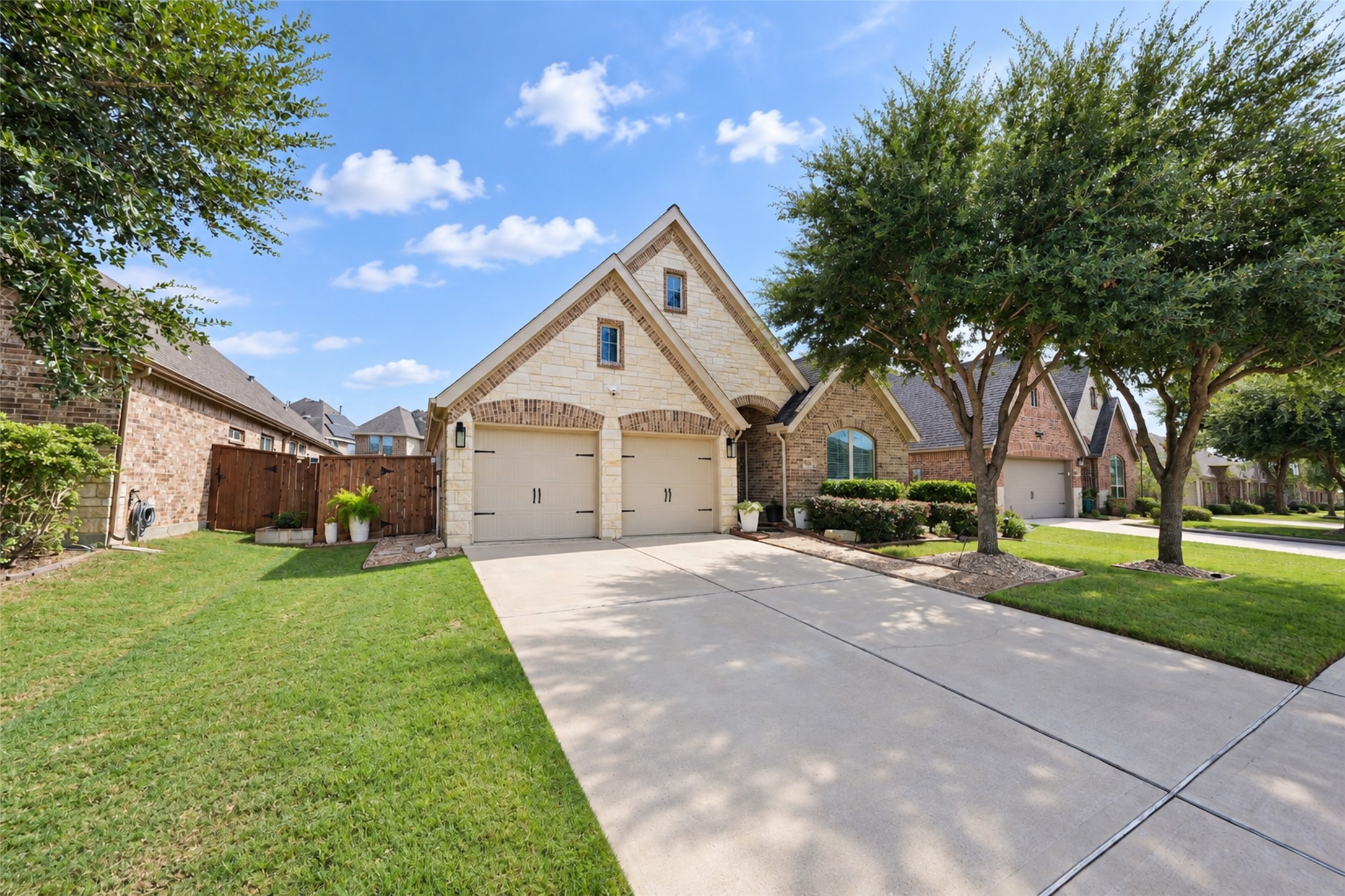 23915 Via Viale Drive Property Photo 3