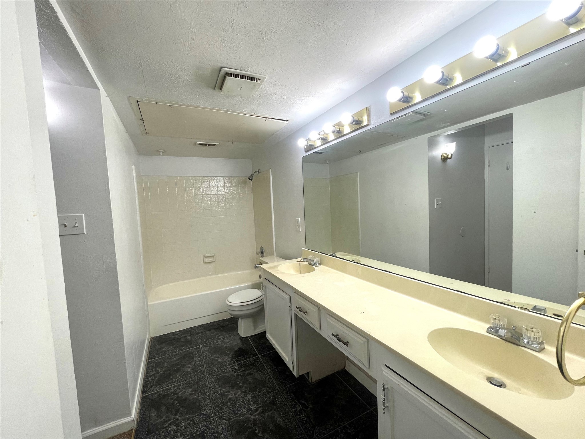 14109 Callahan Drive Property Photo 5