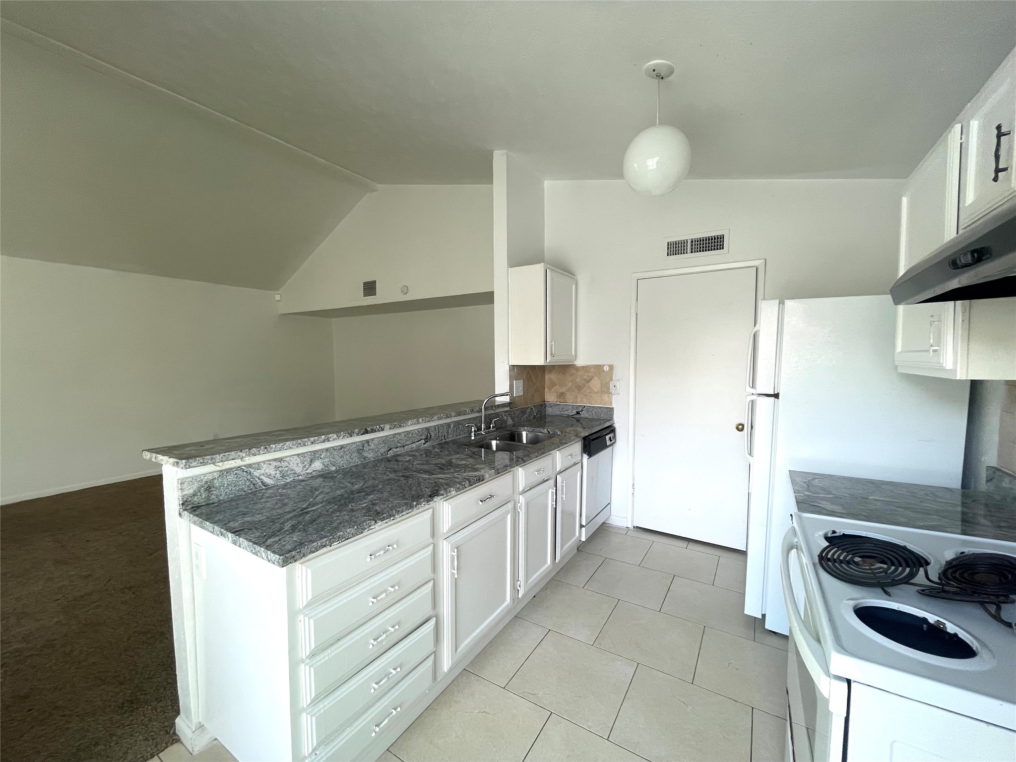14109 Callahan Drive Property Photo 6