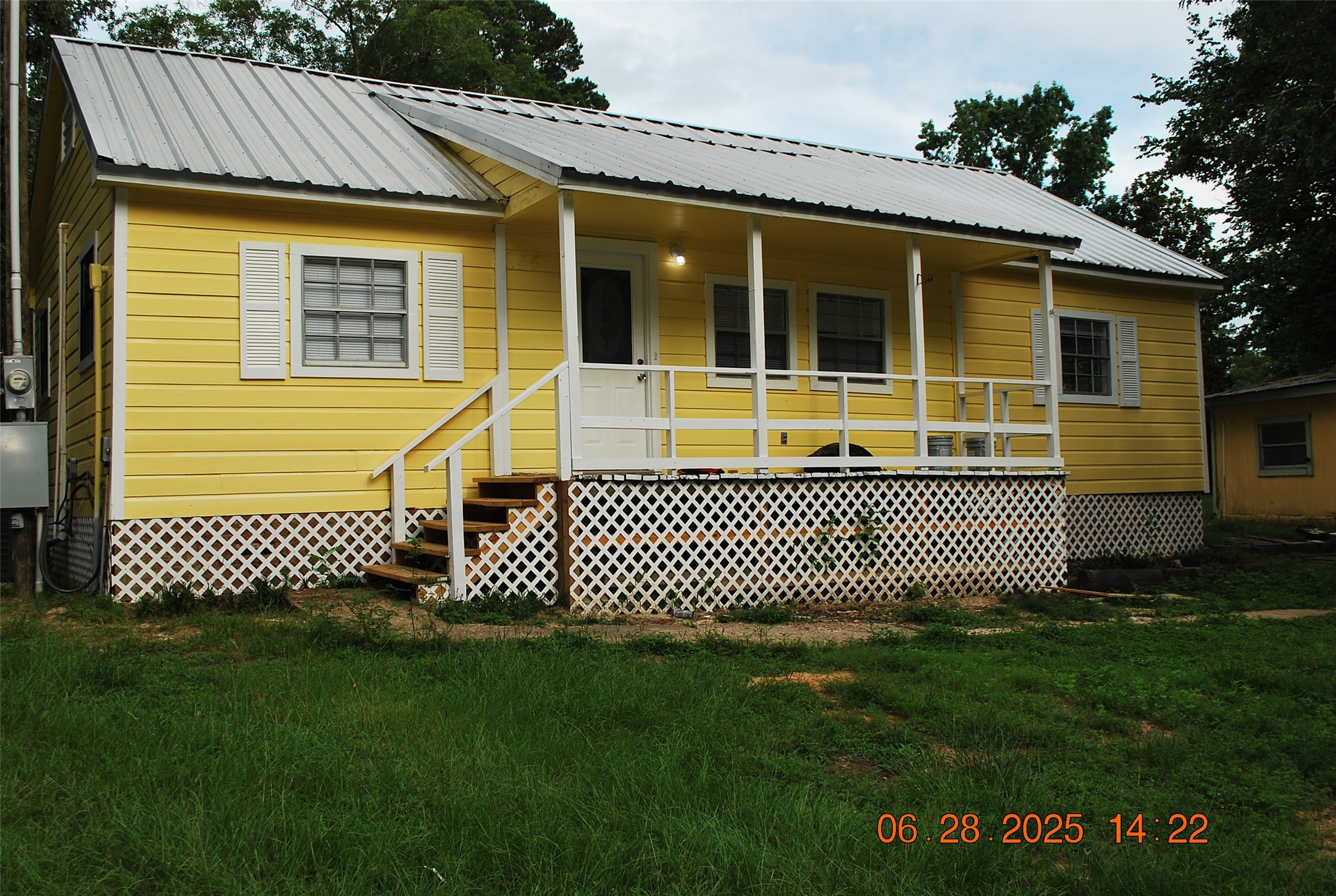 244 Holly Lake W Property Photo 1