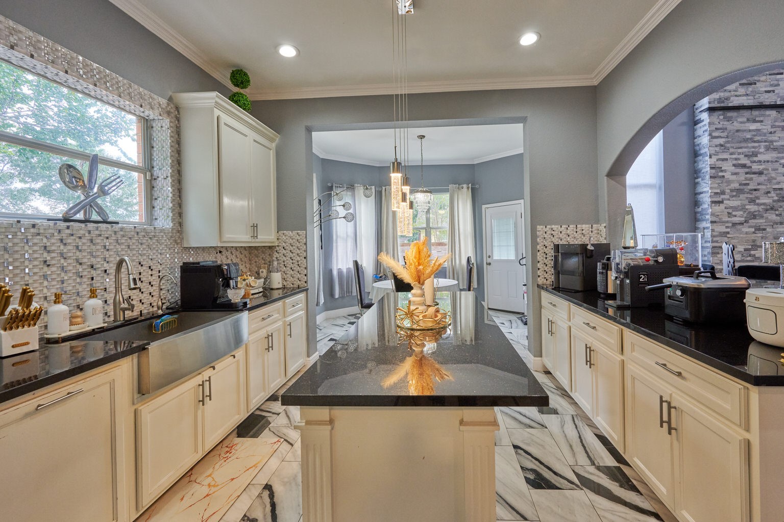 5359 Allen Genoa Road Property Photo 5