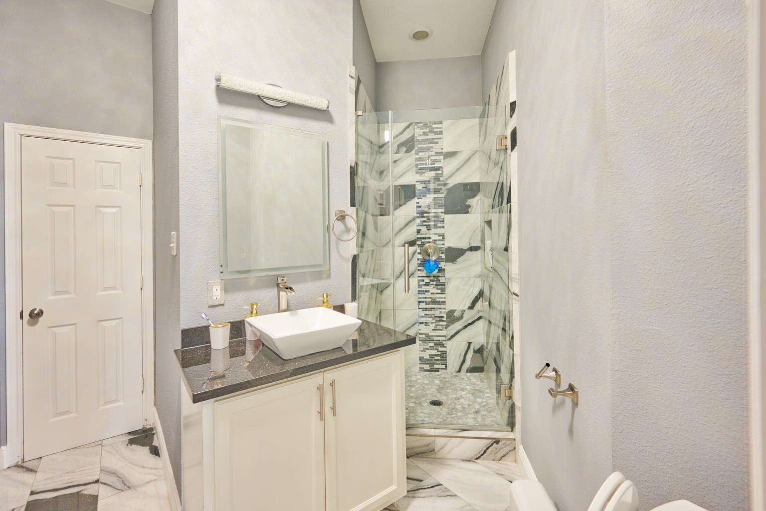 5359 Allen Genoa Road Property Photo 9