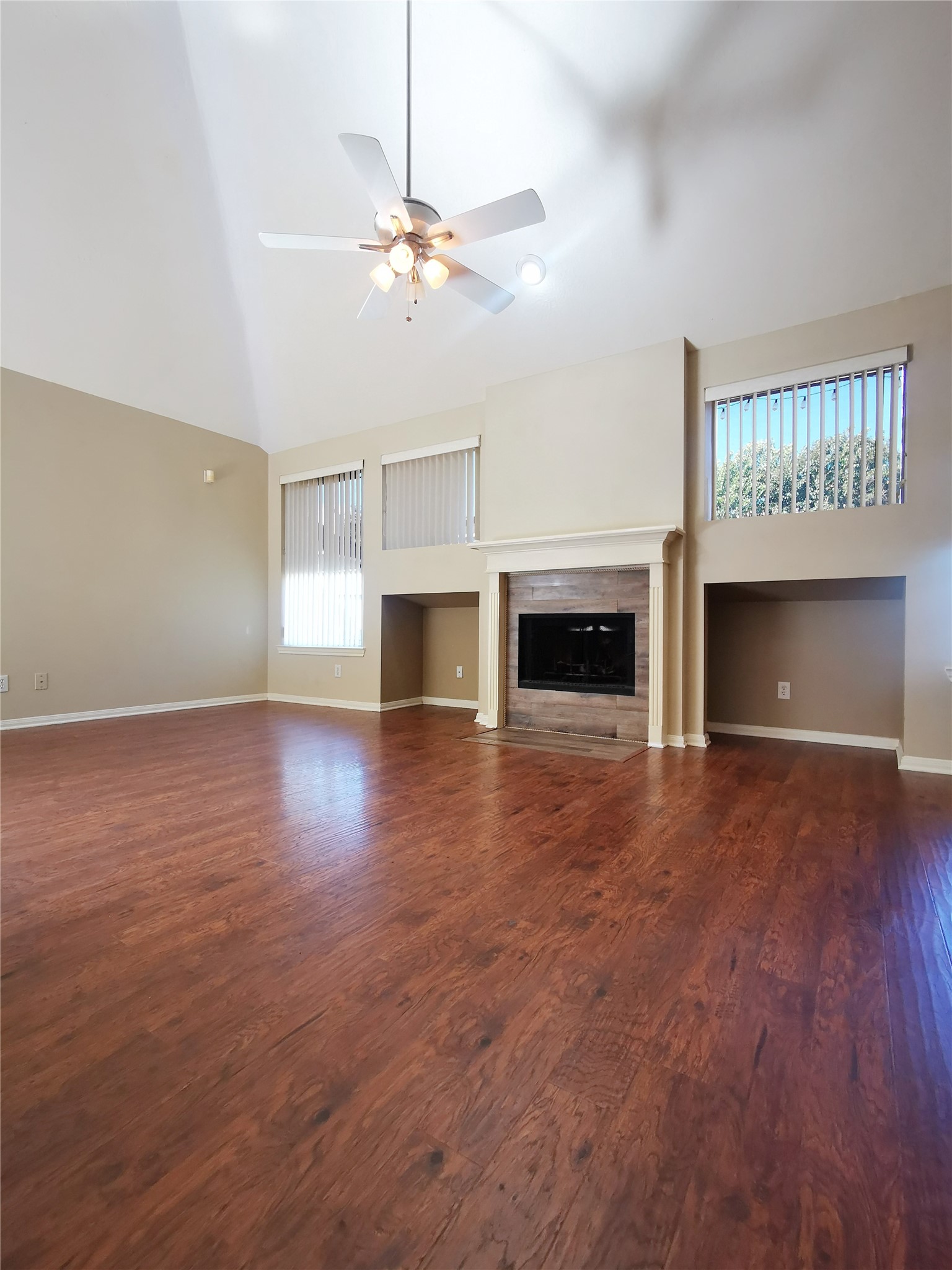 802 Portsmouth Drive Property Photo 4