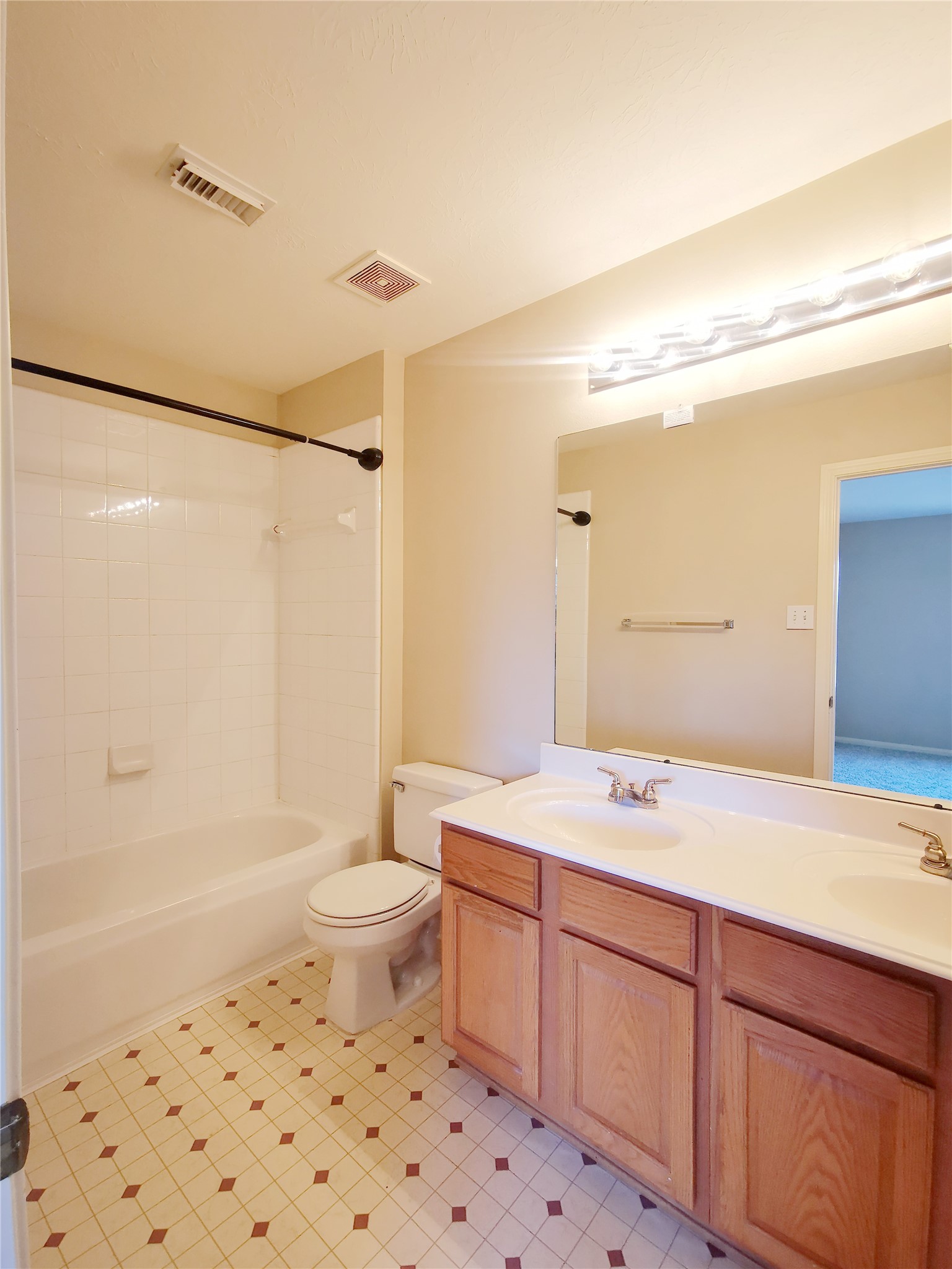 802 Portsmouth Drive Property Photo 29