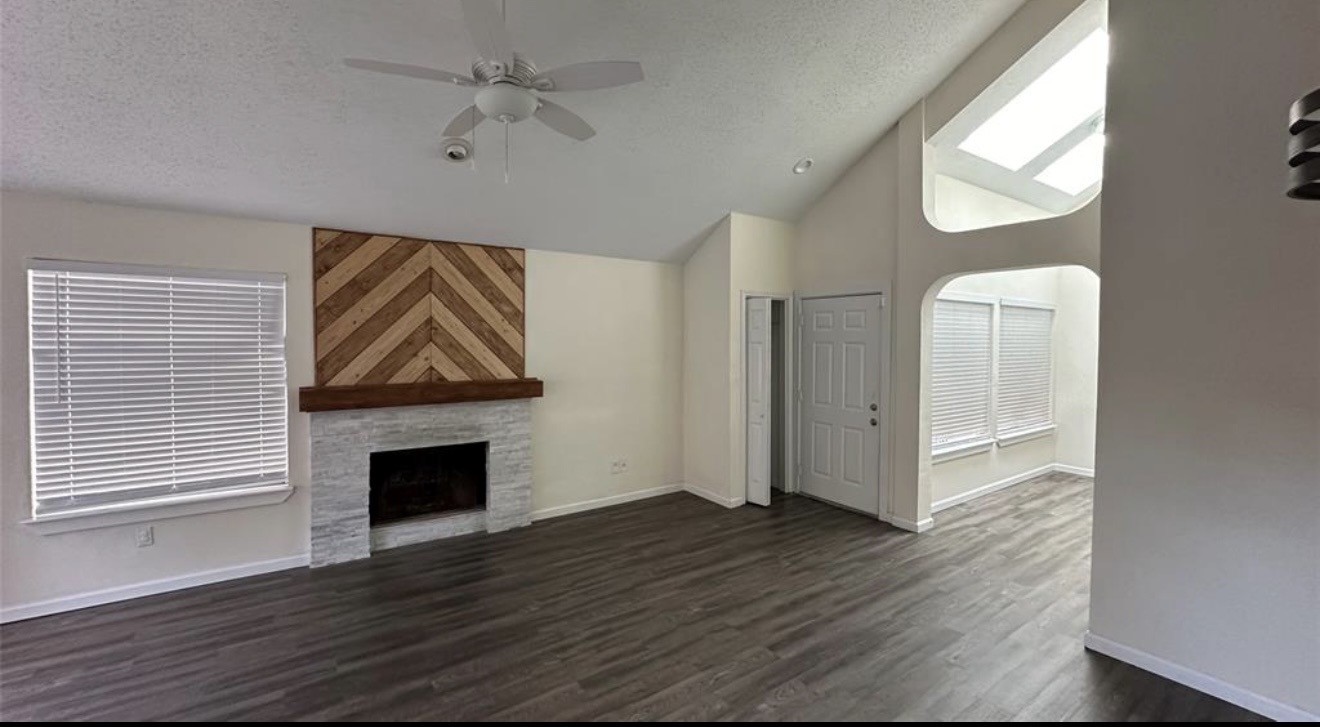 4626 Green Trail Drive Property Photo 6
