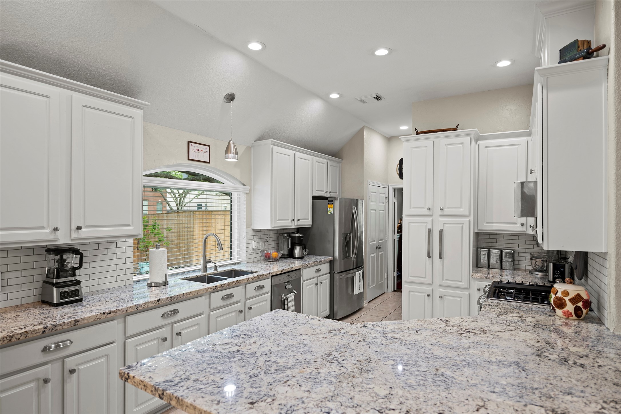 16511 Evergreen Lake Lane Property Photo 6