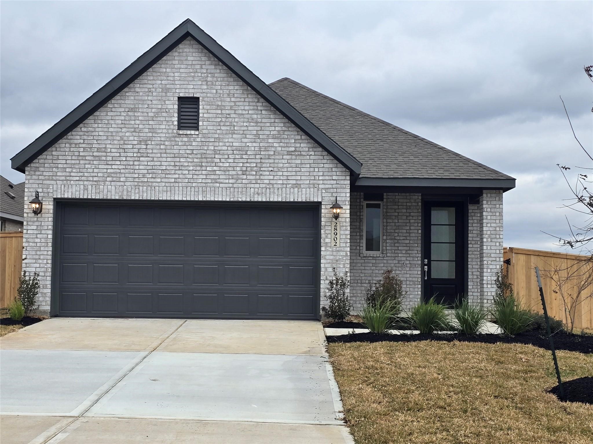 1047 Blue Stone Drive Property Photo 1