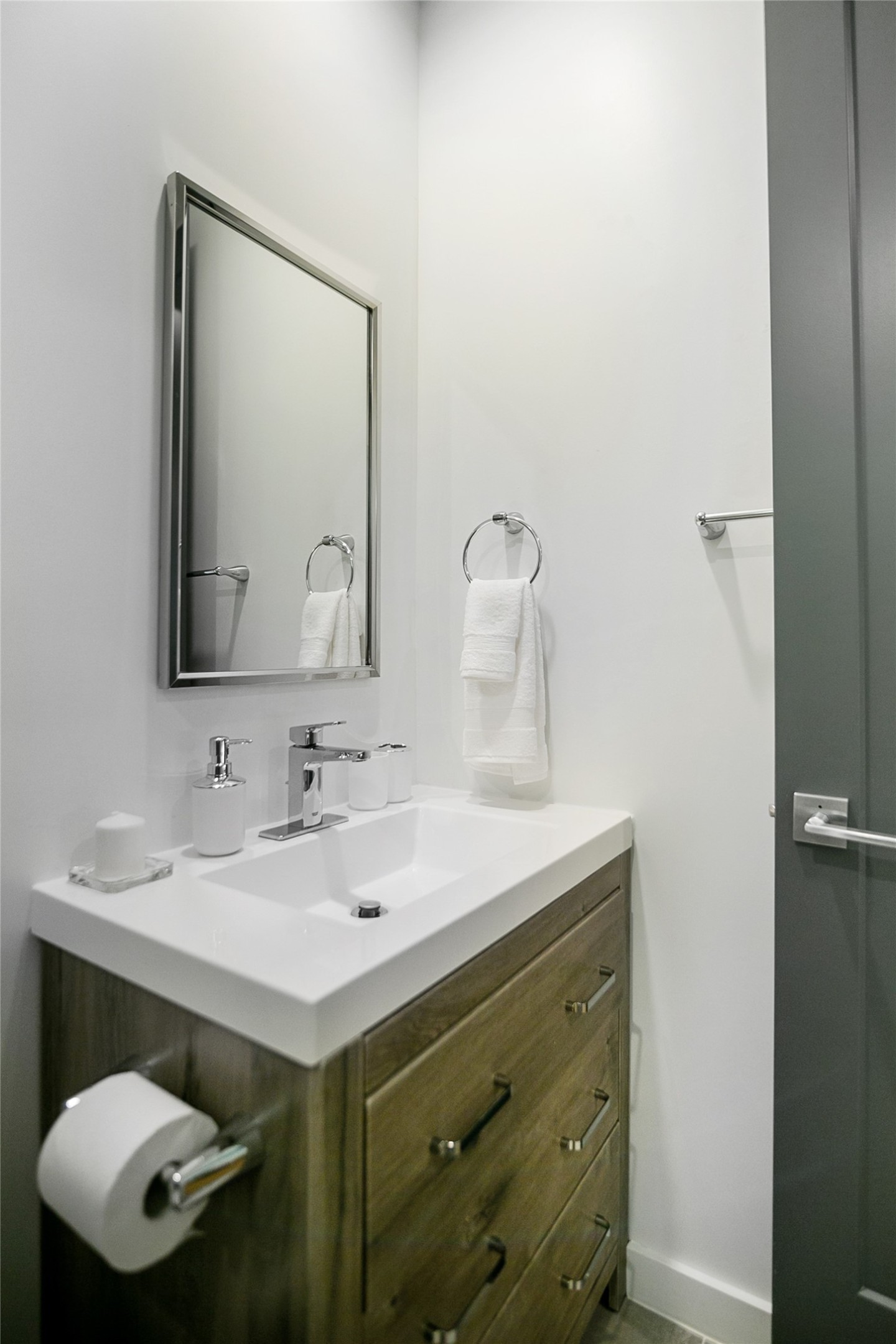 511 Memorial Heights Drive Property Photo 9