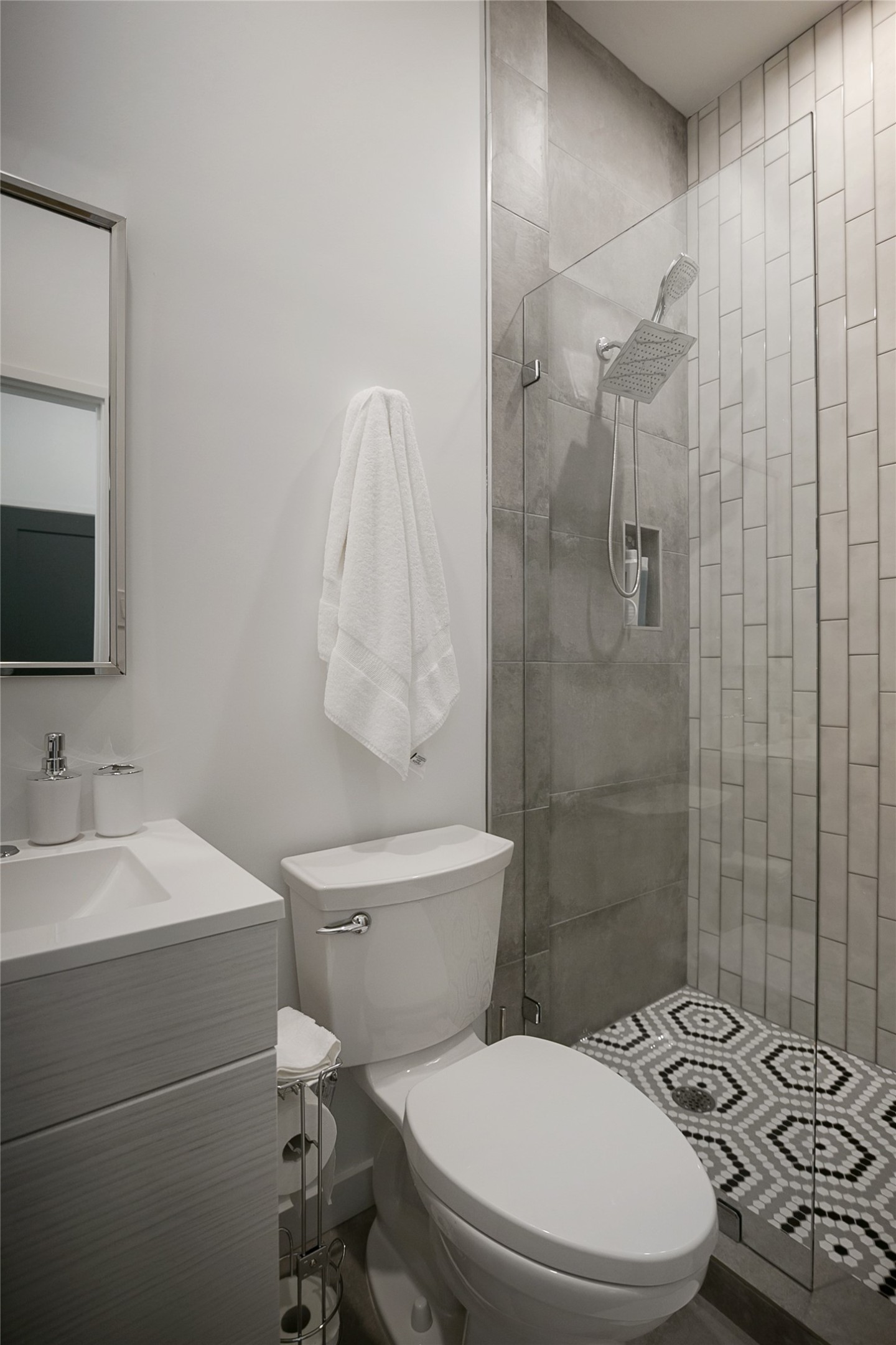 511 Memorial Heights Drive Property Photo 34