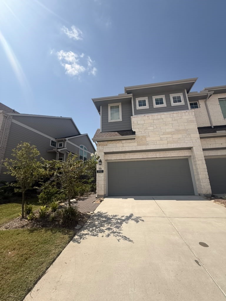 21122 Medina River Drive Property Photo 2