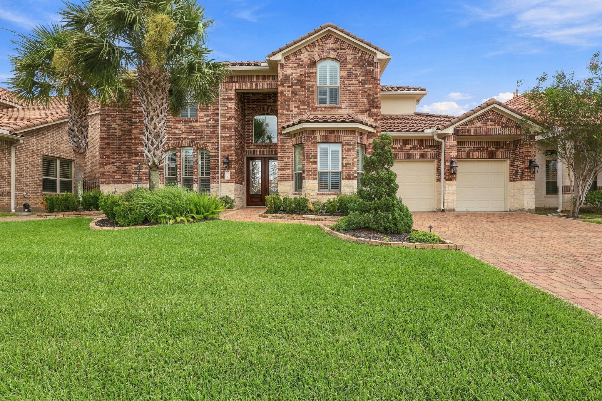 18415 Windsor Lakes Drive Property Photo 1