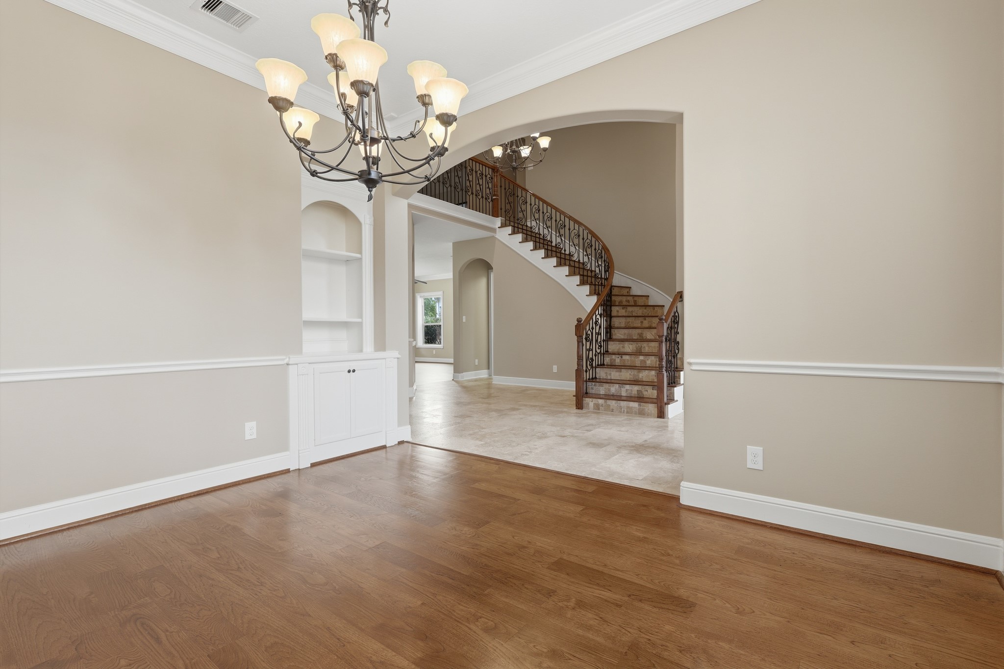 18415 Windsor Lakes Drive Property Photo 6