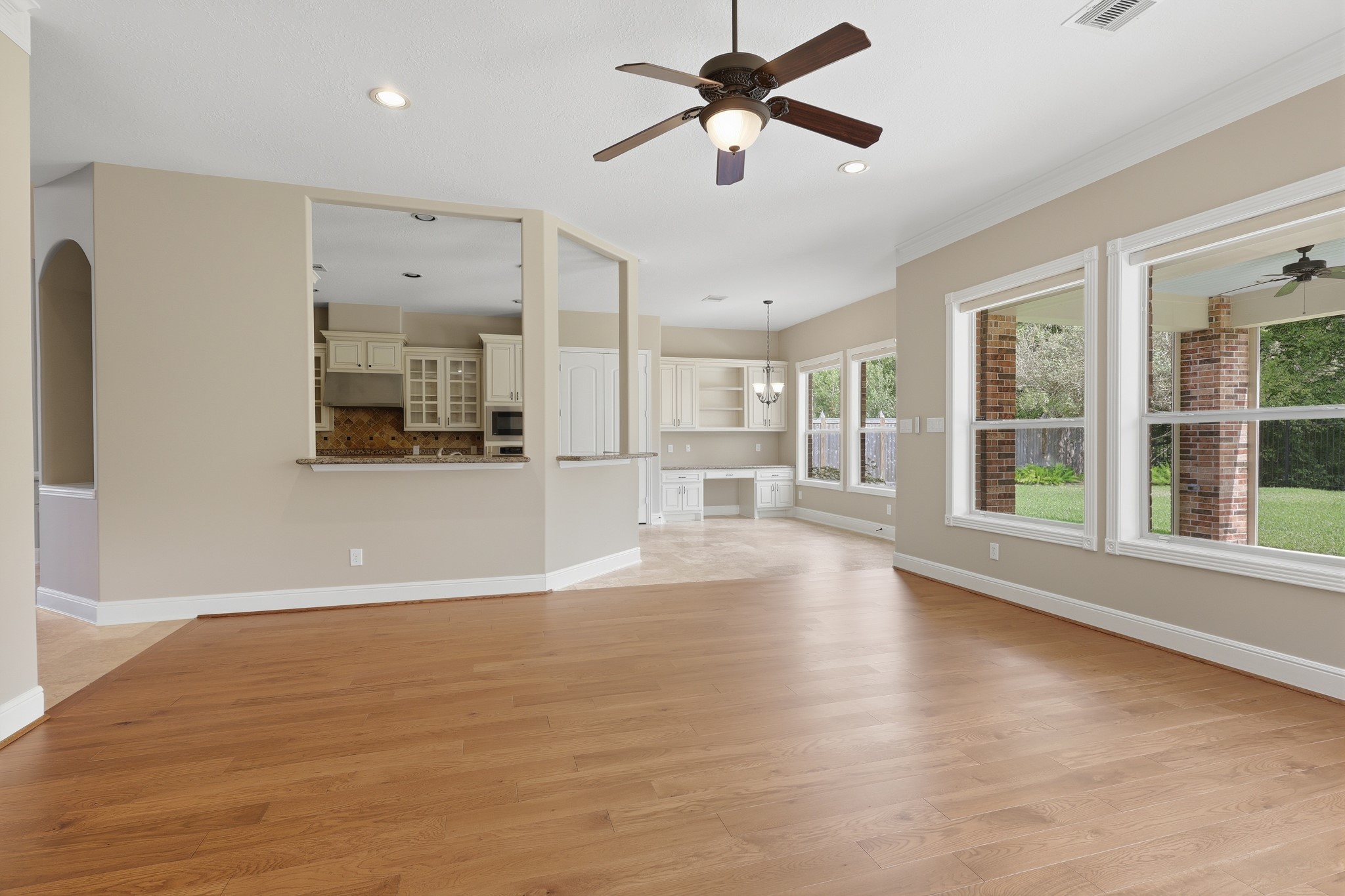 18415 Windsor Lakes Drive Property Photo 12