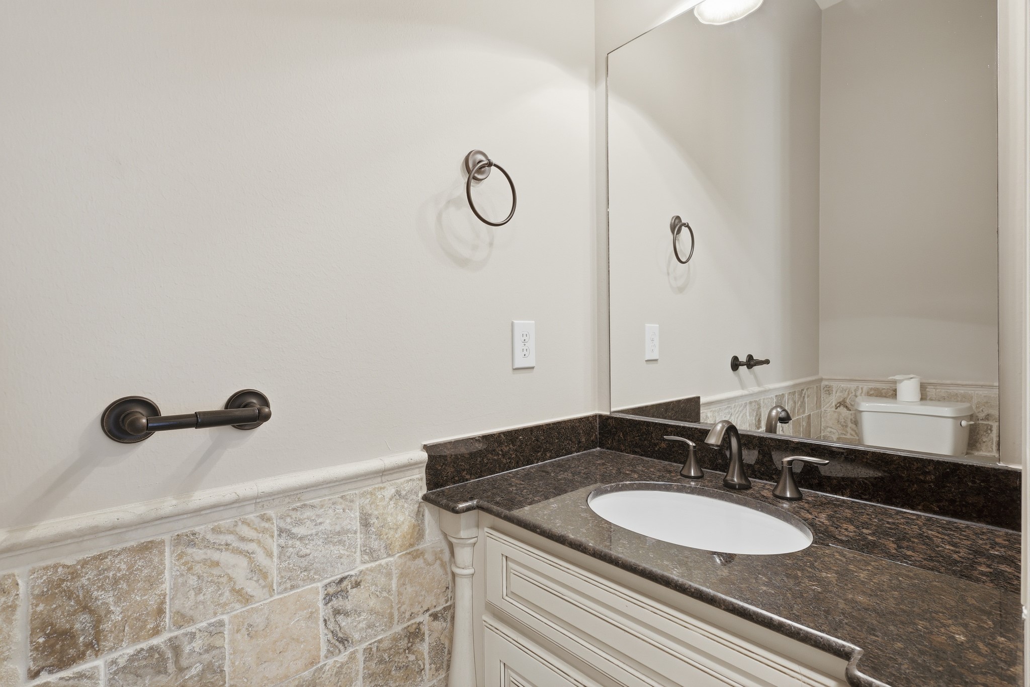 18415 Windsor Lakes Drive Property Photo 18