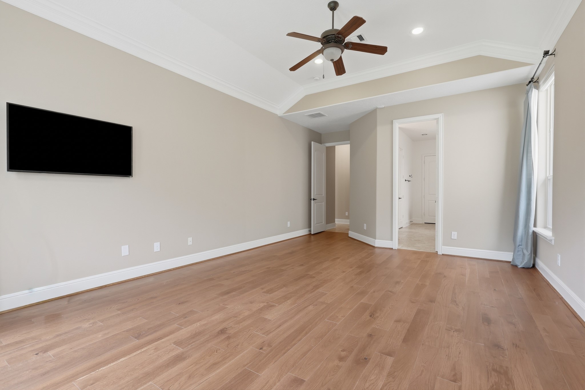 18415 Windsor Lakes Drive Property Photo 20