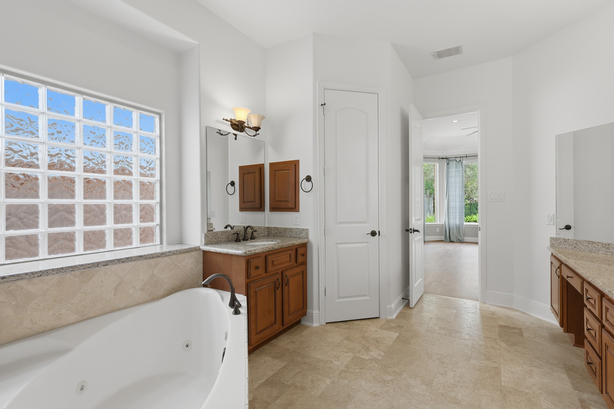 18415 Windsor Lakes Drive Property Photo 22