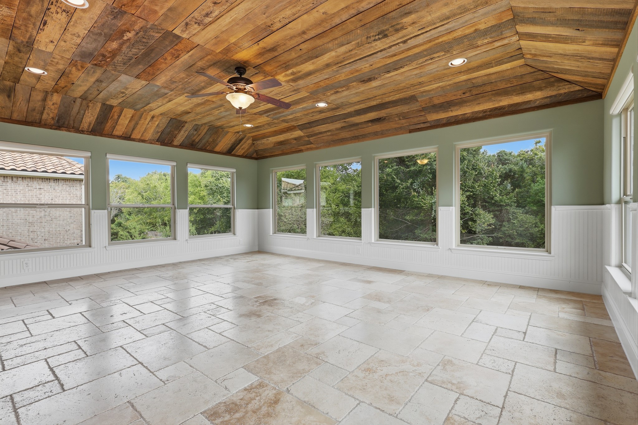 18415 Windsor Lakes Drive Property Photo 29