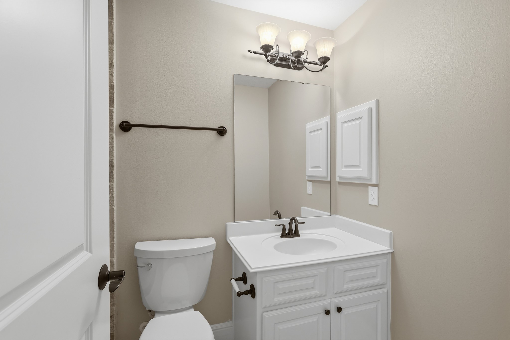 18415 Windsor Lakes Drive Property Photo 37