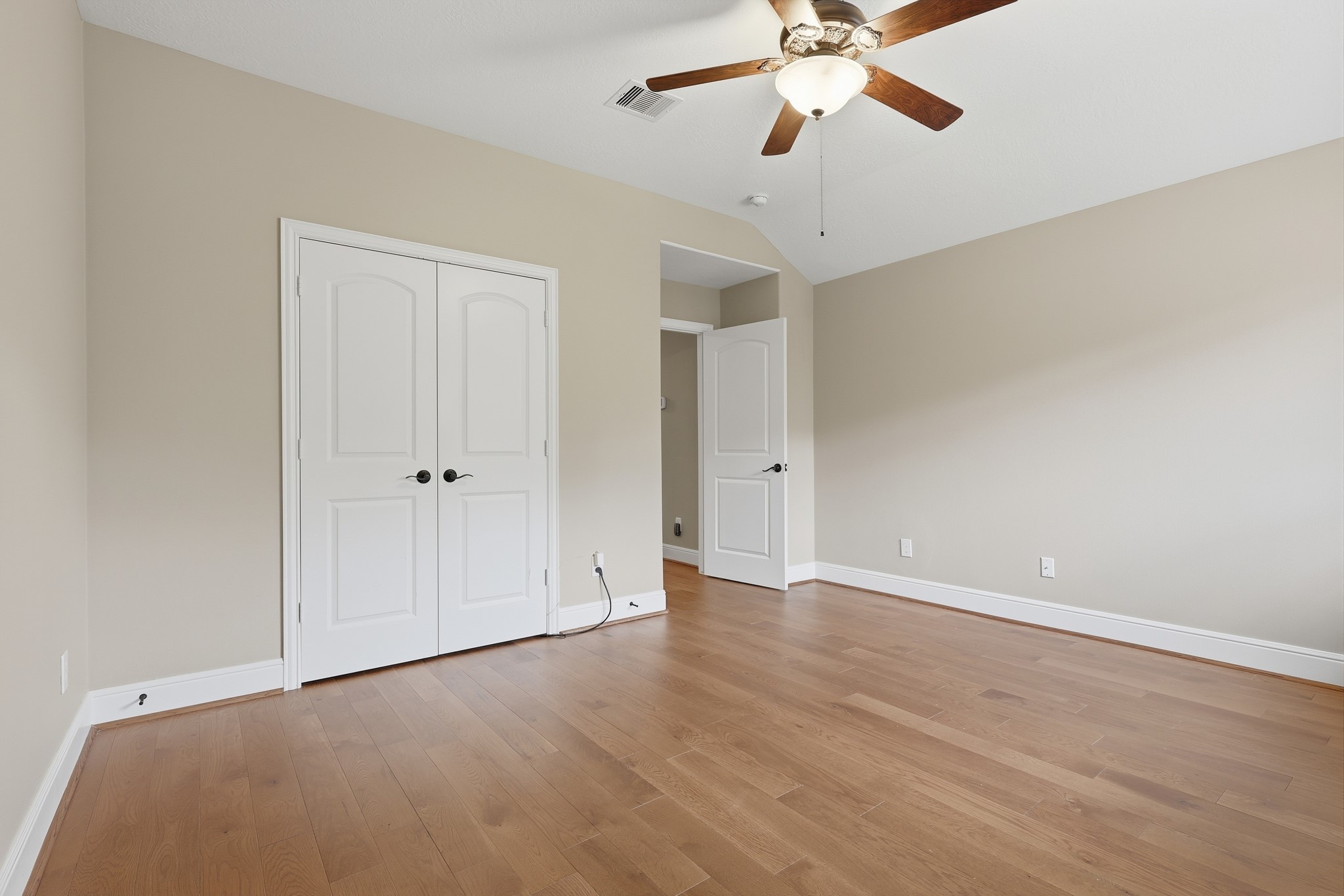 18415 Windsor Lakes Drive Property Photo 38