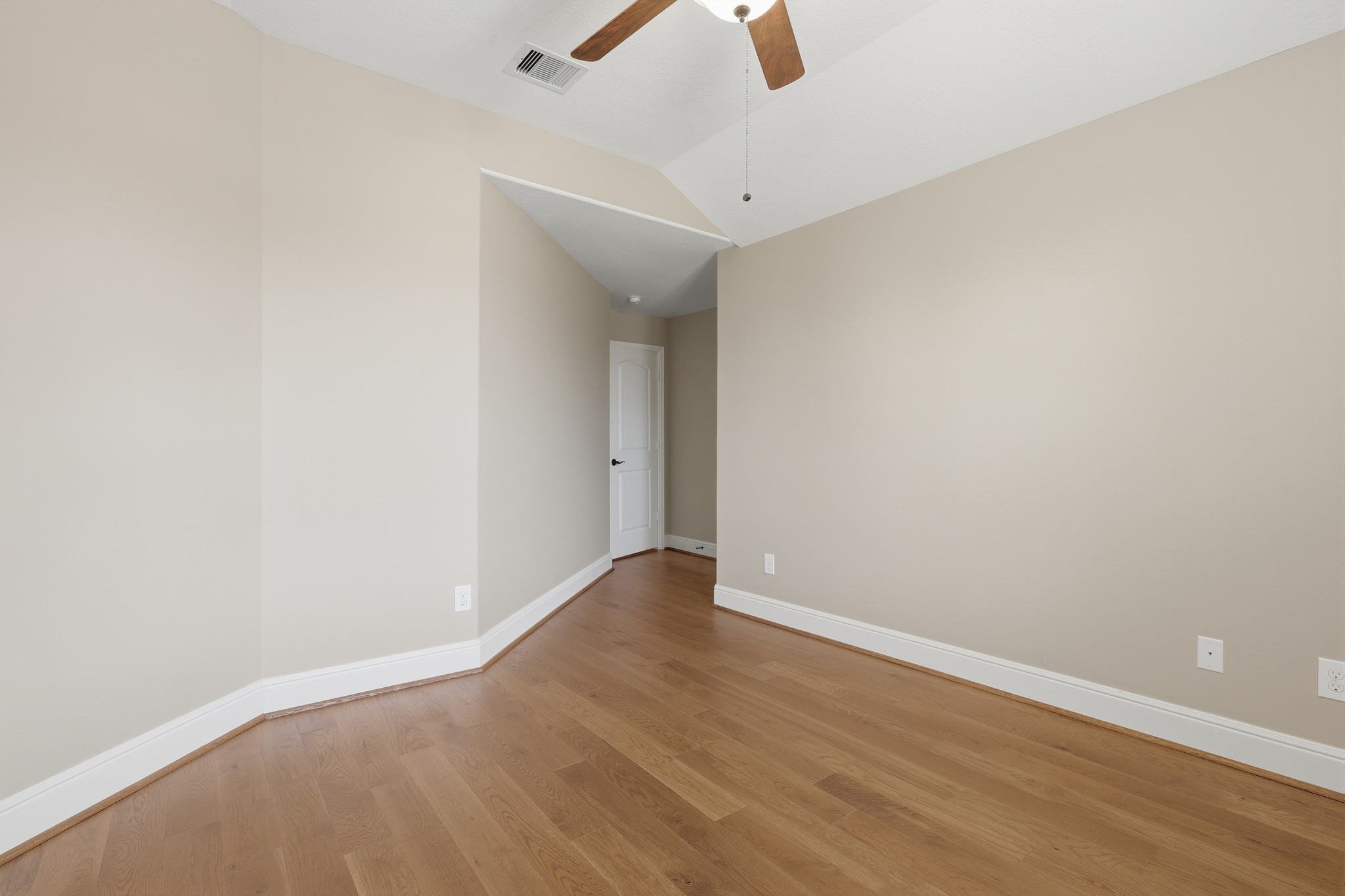 18415 Windsor Lakes Drive Property Photo 41