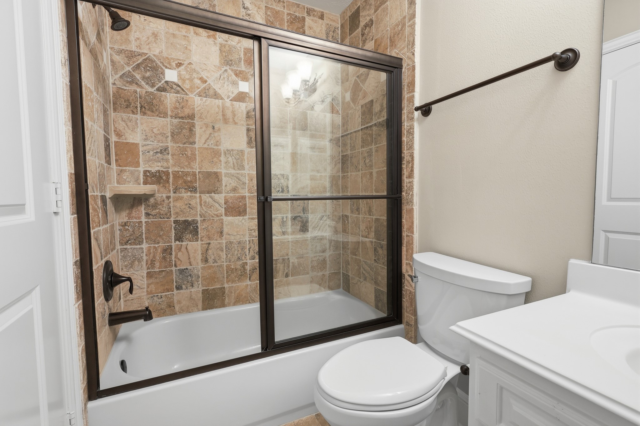 18415 Windsor Lakes Drive Property Photo 42
