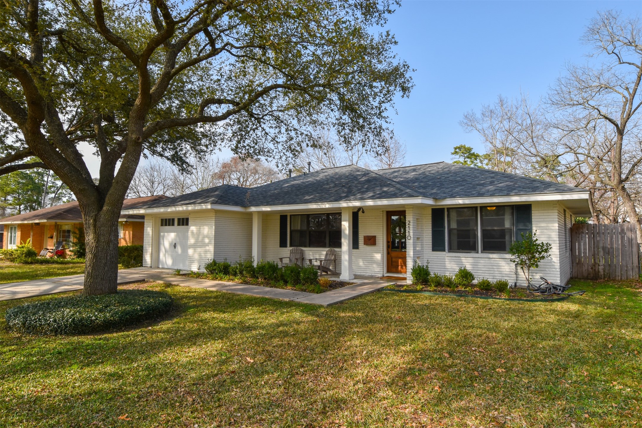 2110 Hewitt Drive Property Photo 2