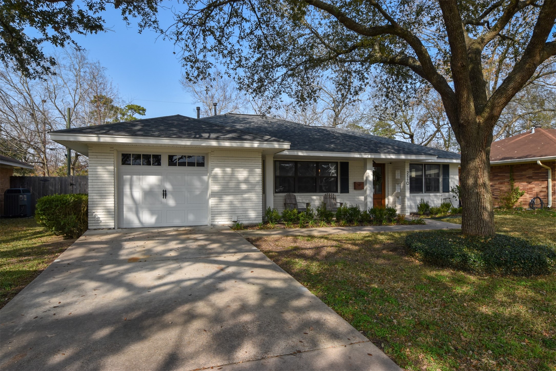 2110 Hewitt Drive Property Photo 3