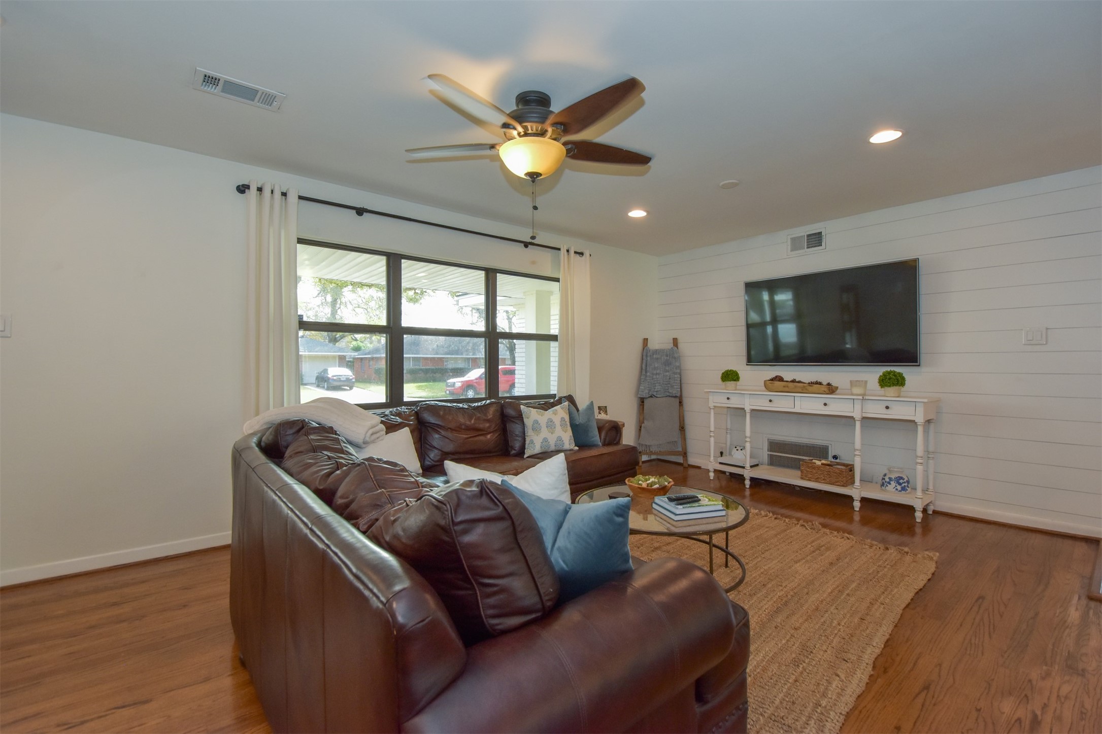 2110 Hewitt Drive Property Photo 13