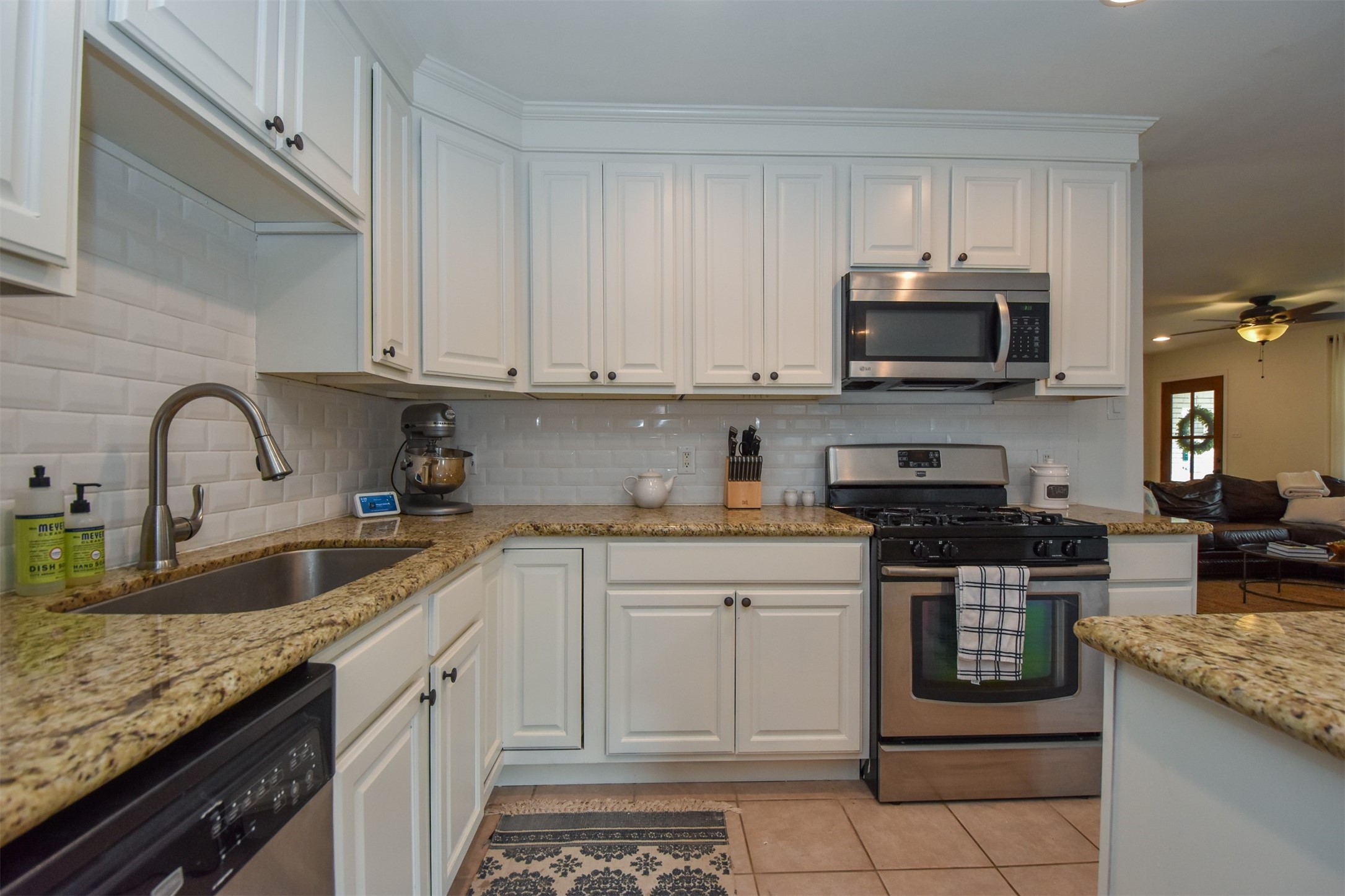 2110 Hewitt Drive Property Photo 21