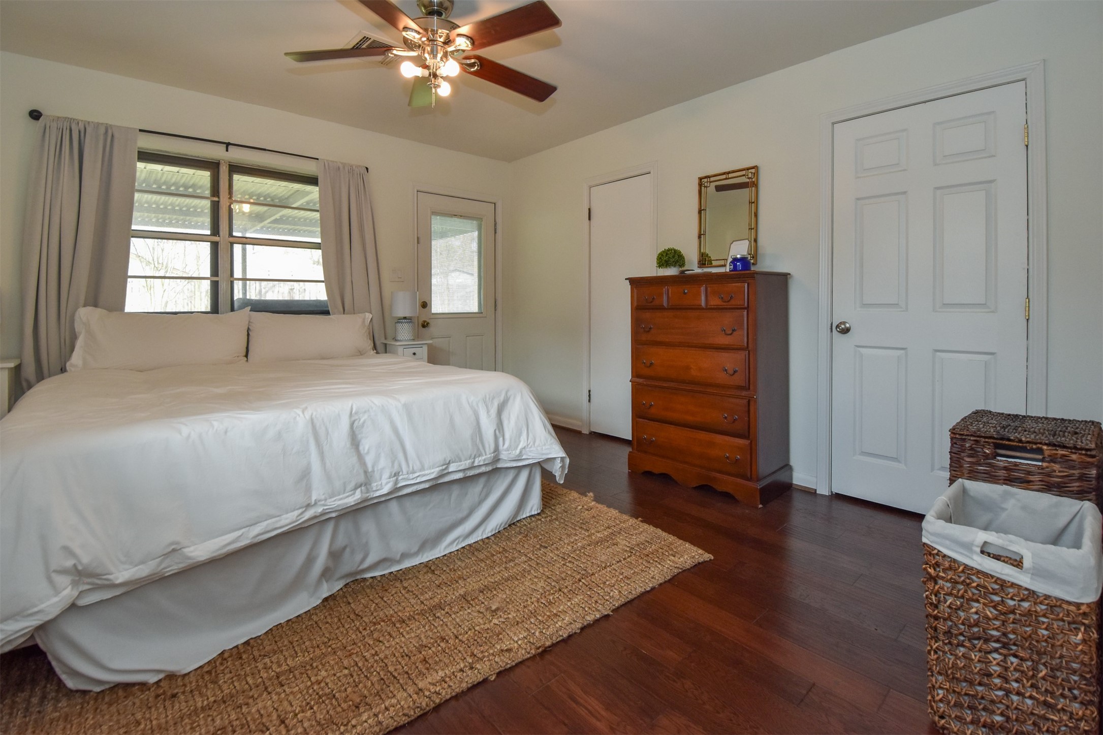 2110 Hewitt Drive Property Photo 23