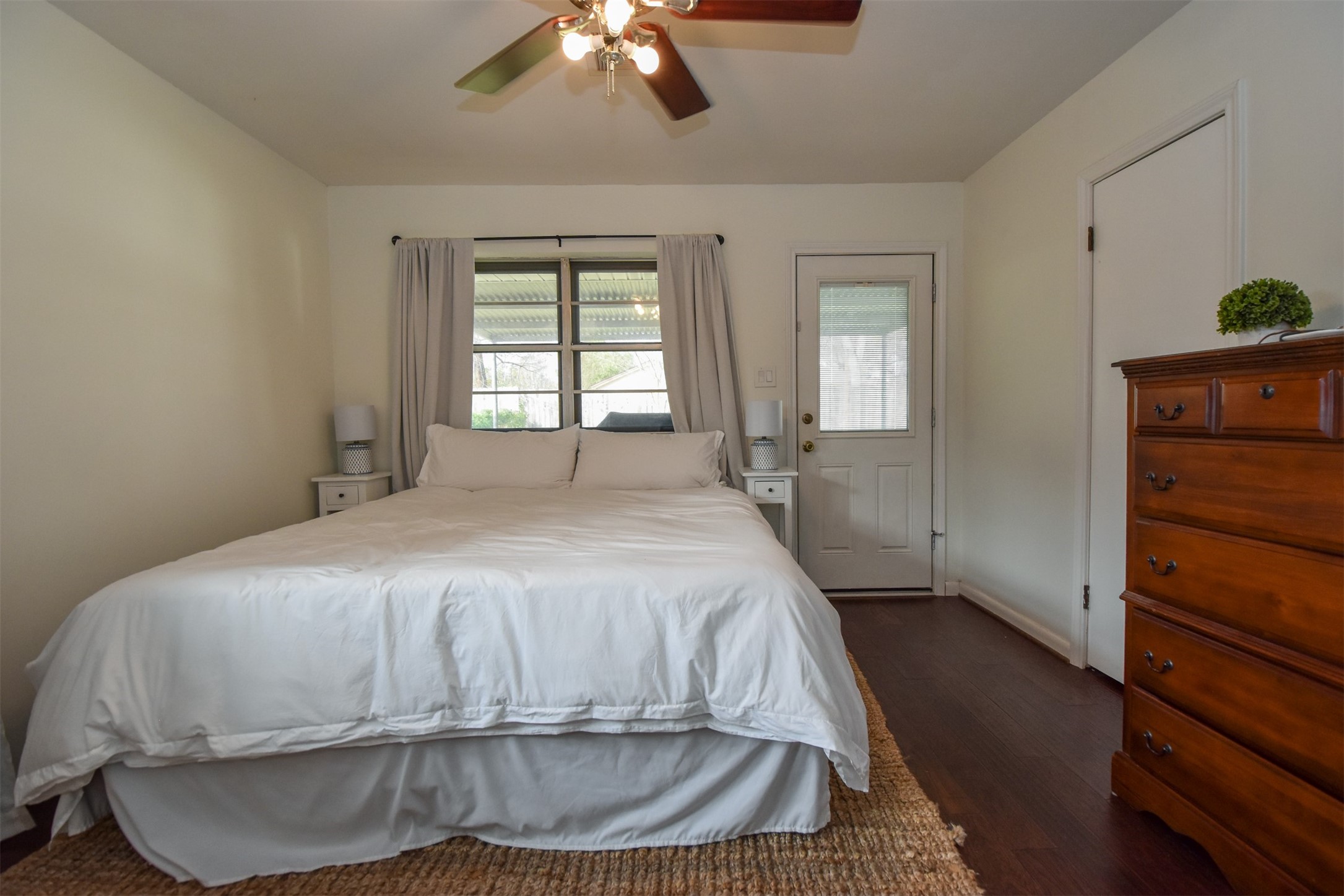 2110 Hewitt Drive Property Photo 24
