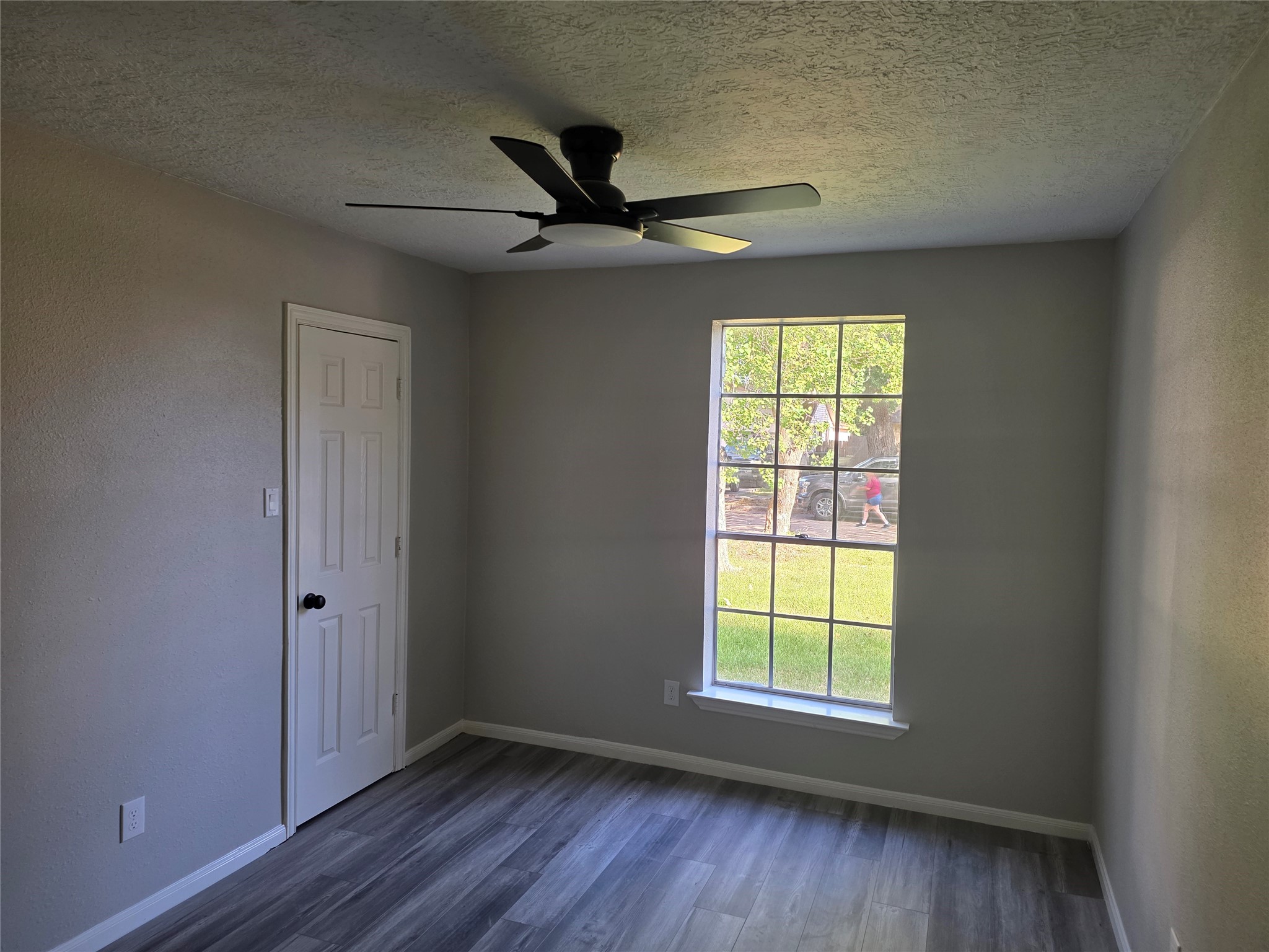 10911 Sagecrest Lane Property Photo 5