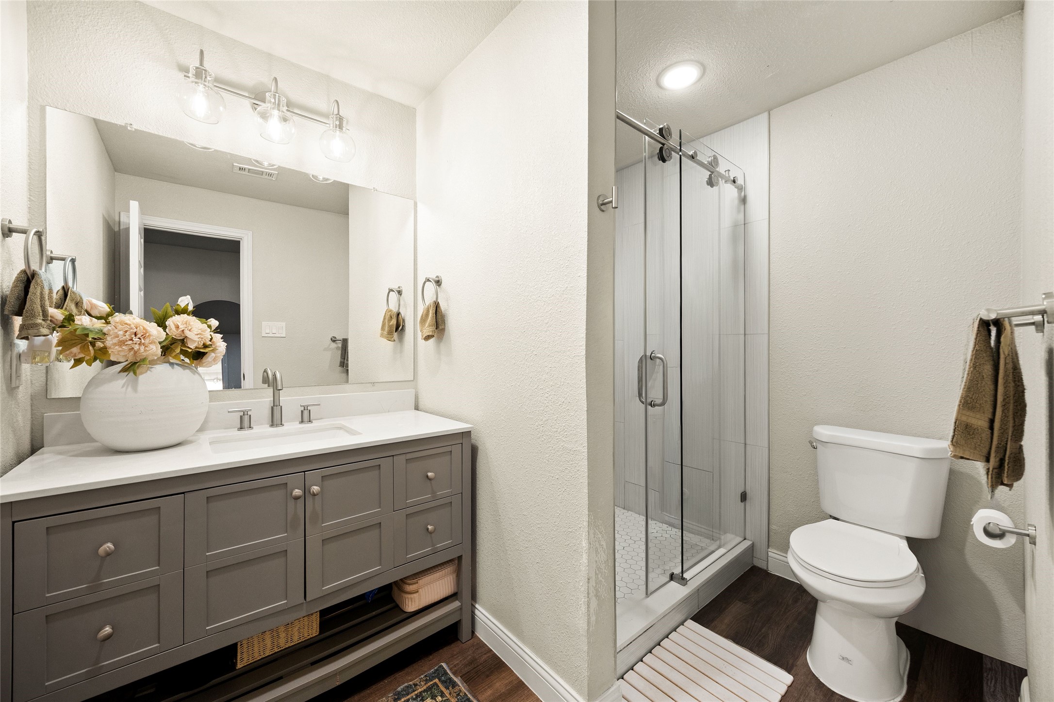 206 Edens Avenue Property Photo 23