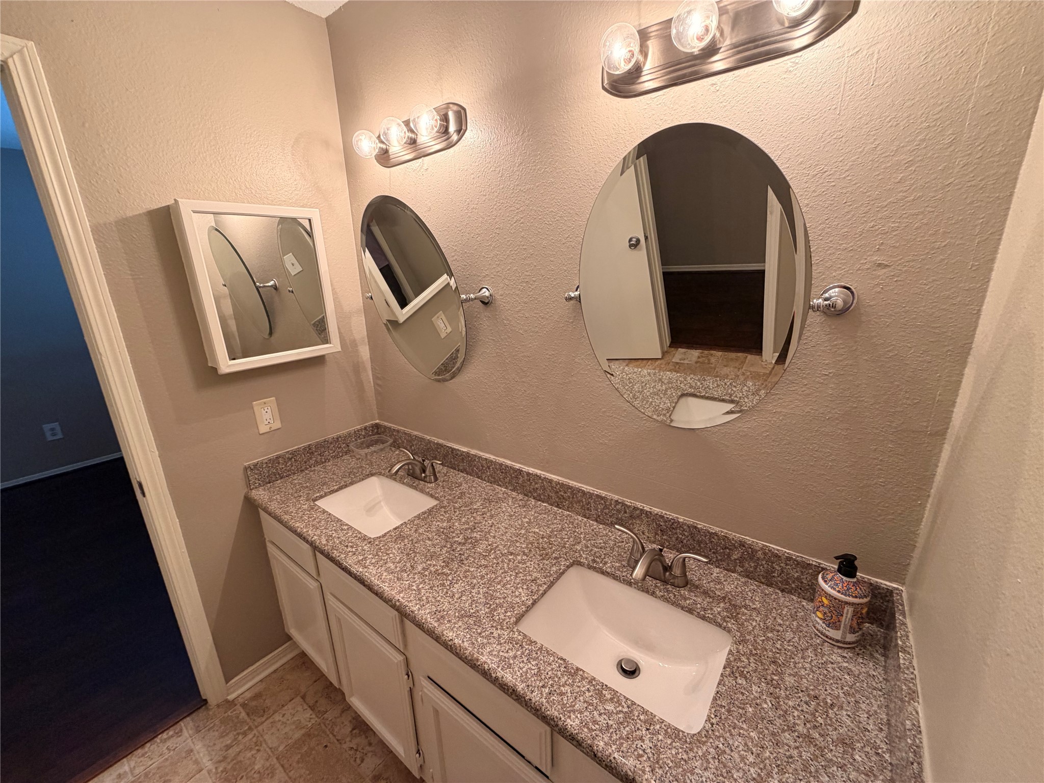 3227 Glade Springs Drive Property Photo 32