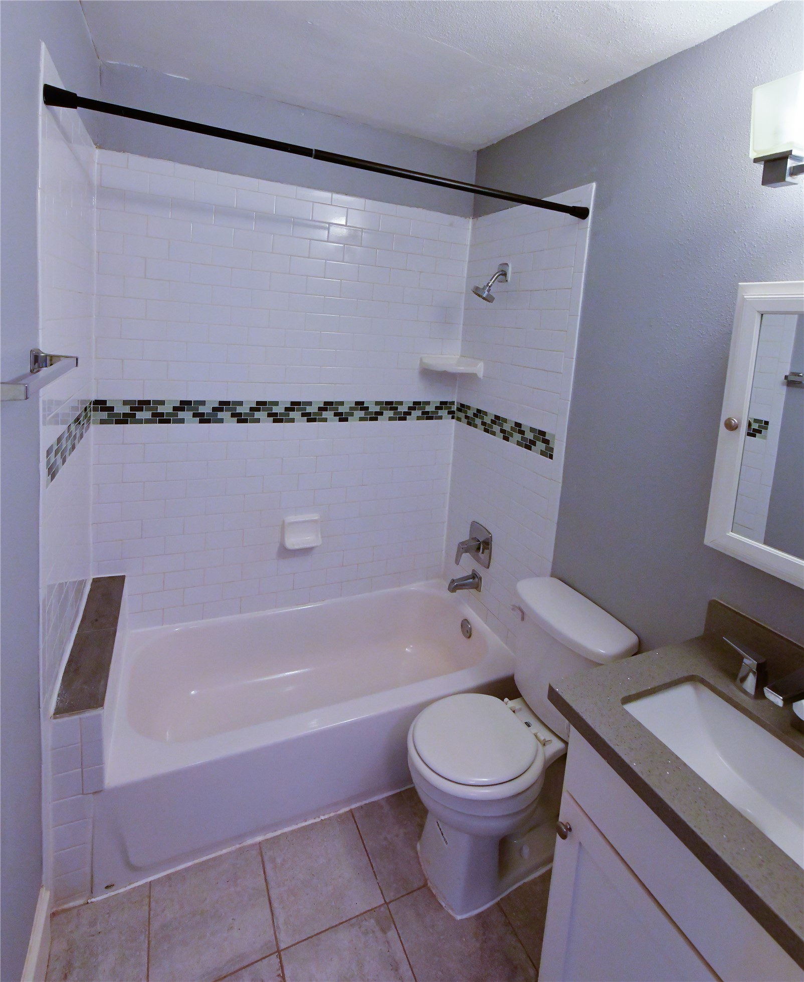 1011 E 6th 1/2 Street 3 Property Photo 7