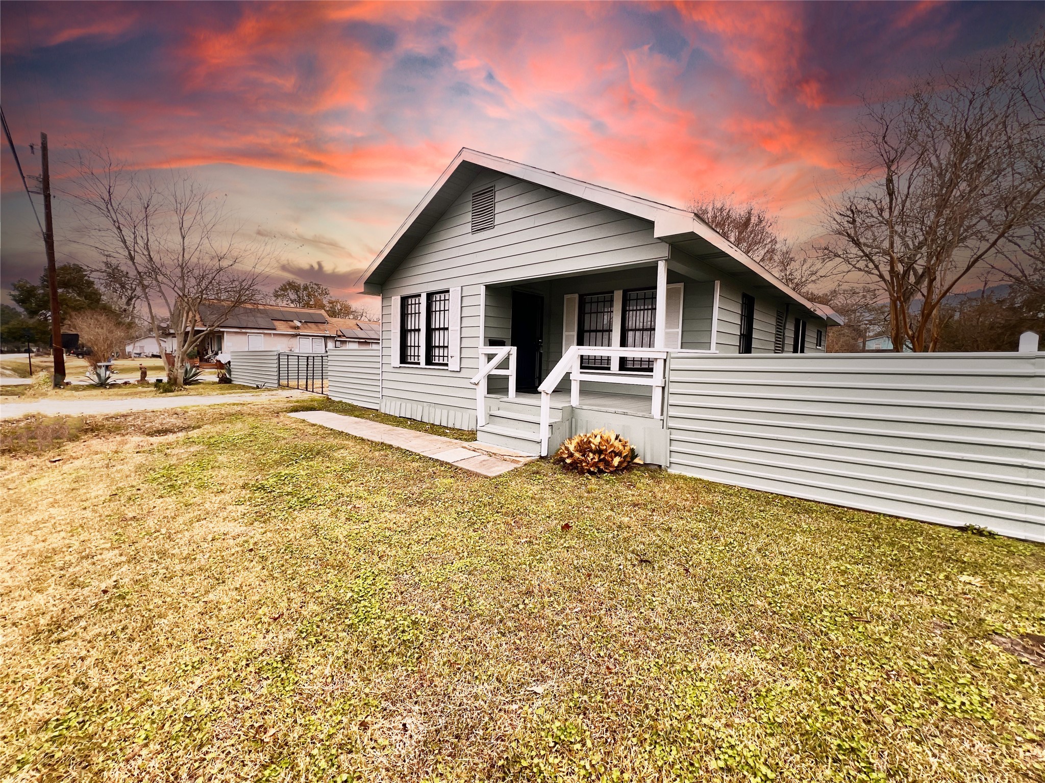 925 Cedar Drive Property Photo