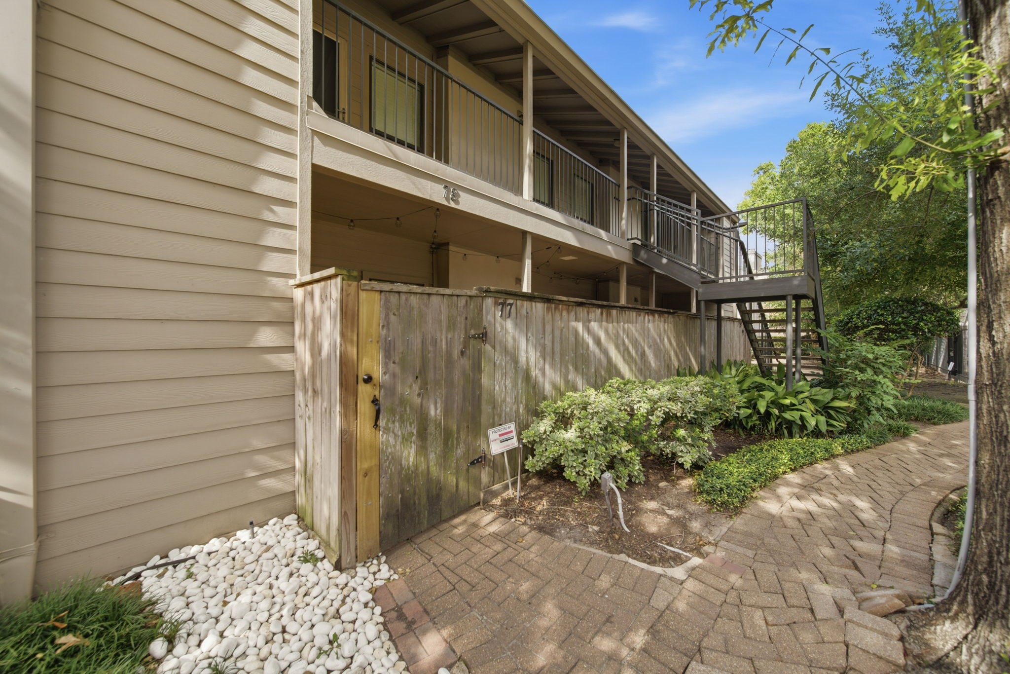 1100 Augusta Drive 77 Property Photo 3