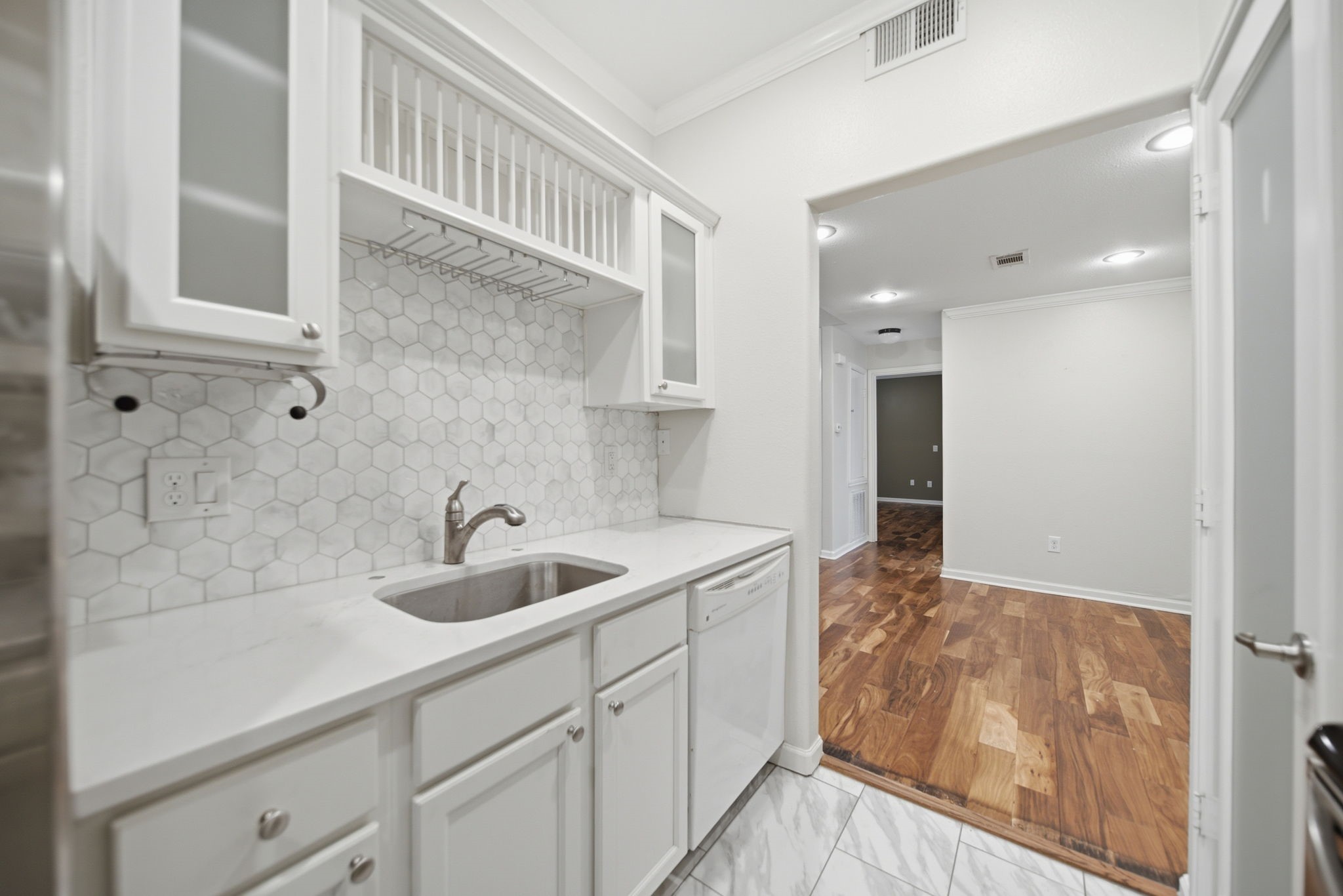 1100 Augusta Drive 77 Property Photo 14
