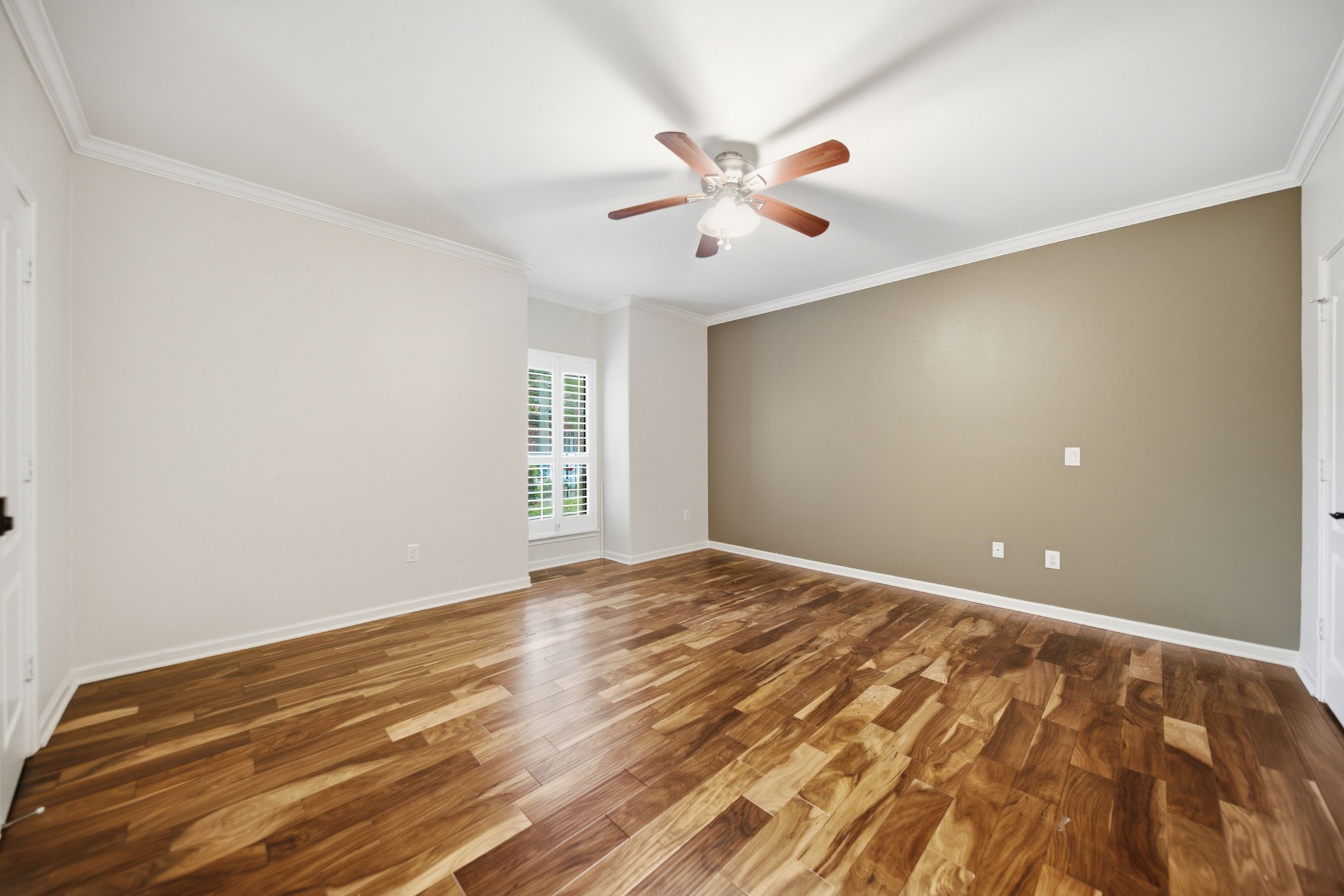 1100 Augusta Drive 77 Property Photo 17