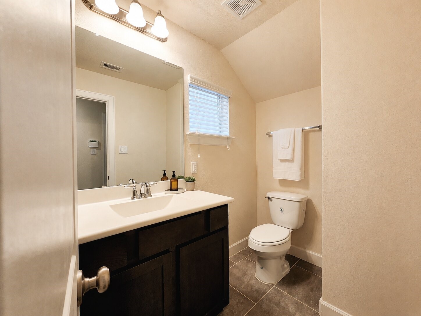 10717 Madden Oaks Place Property Photo 5