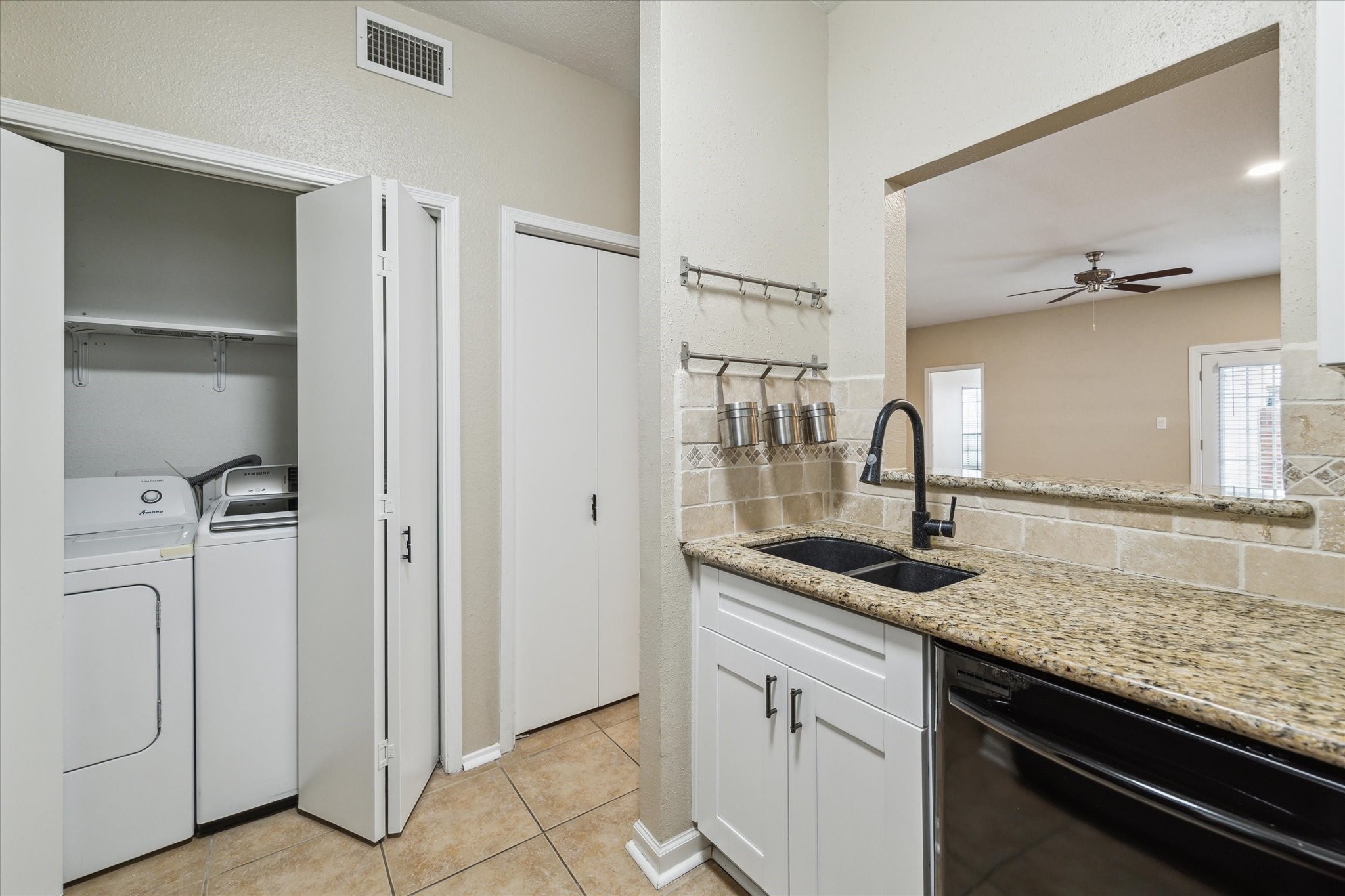 4901 Floyd Street 10 Property Photo 9