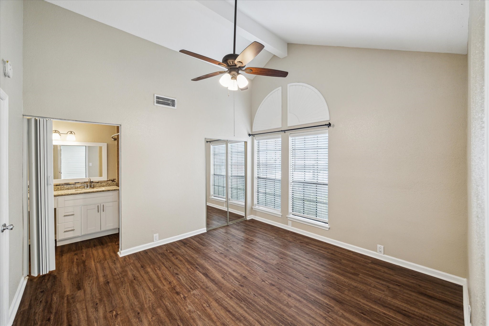 4901 Floyd Street 10 Property Photo 11