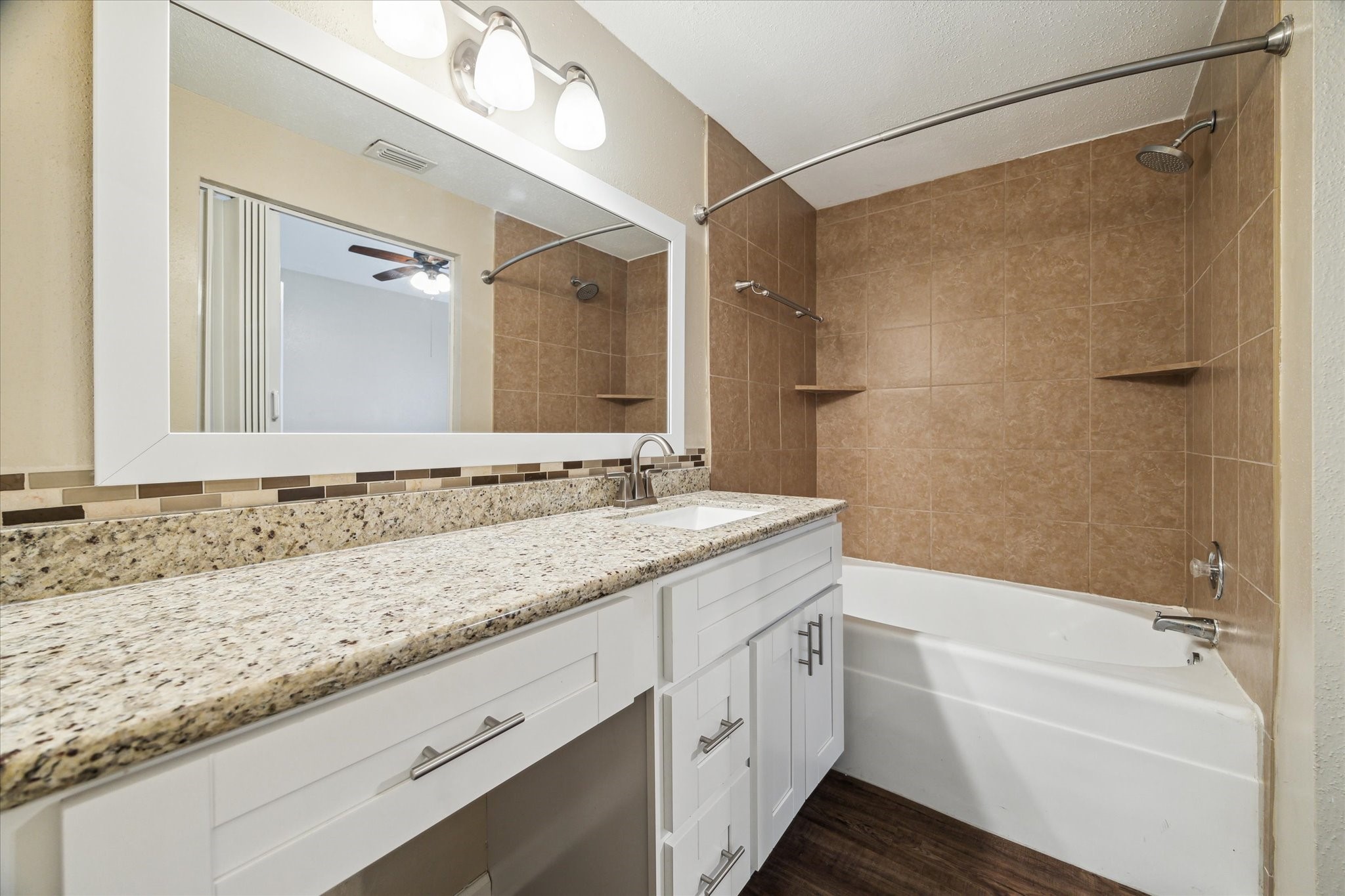 4901 Floyd Street 10 Property Photo 12