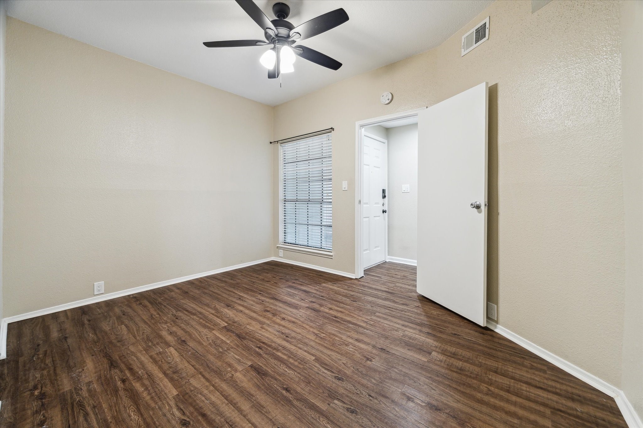 4901 Floyd Street 10 Property Photo 14