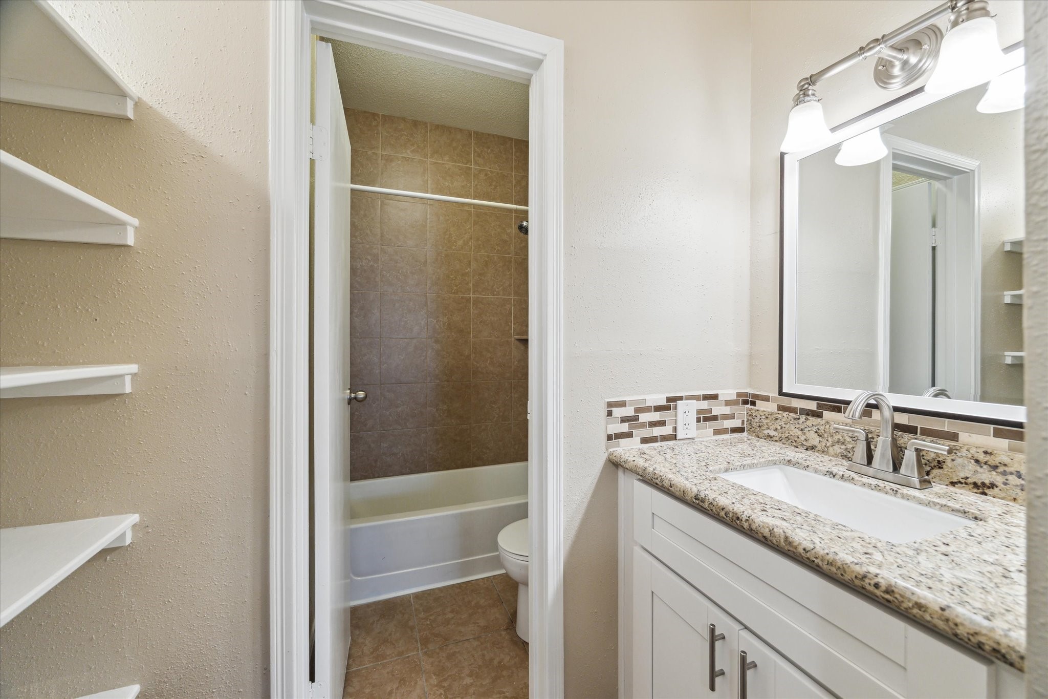 4901 Floyd Street 10 Property Photo 17