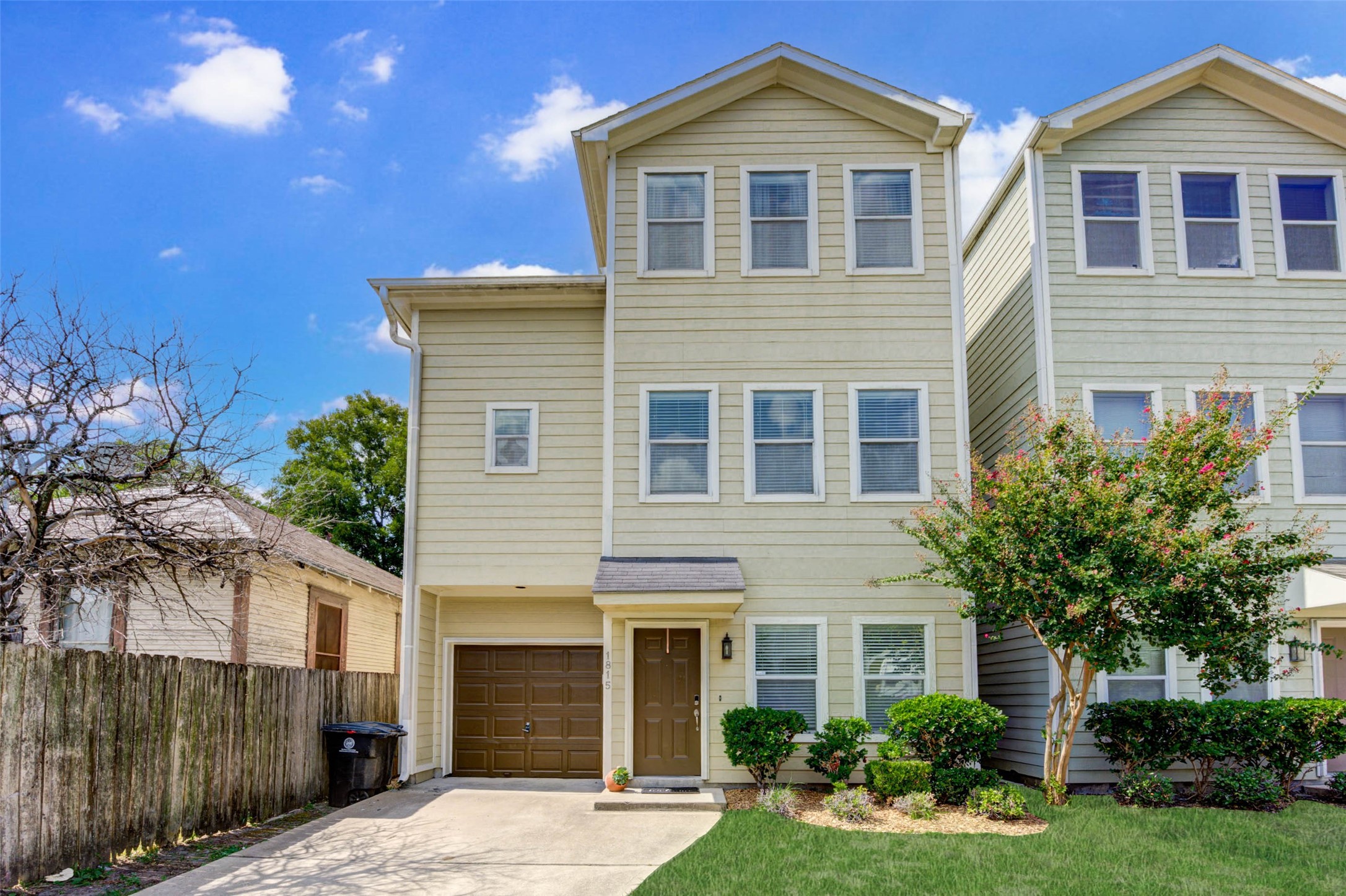 1815 Lewis Street Property Photo 1
