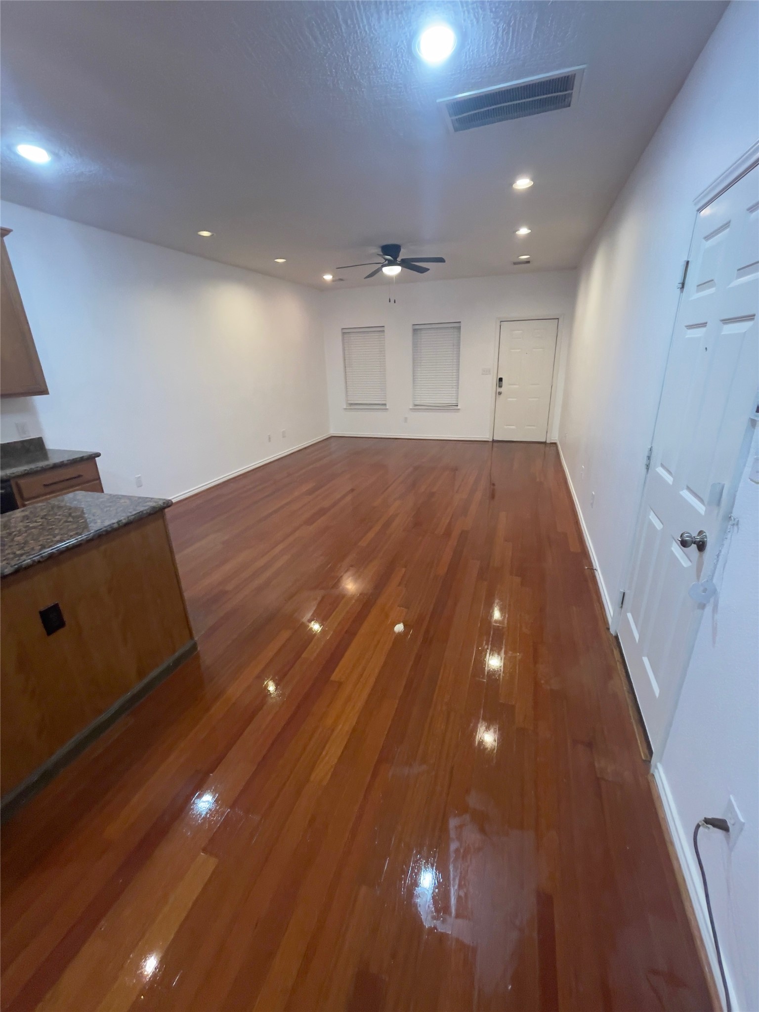1815 Lewis Street Property Photo 4