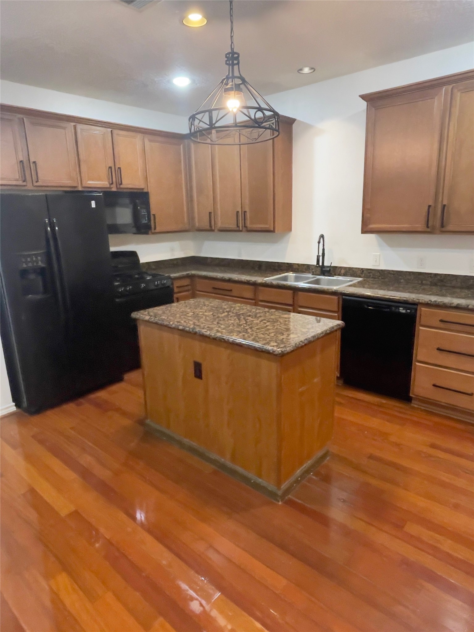 1815 Lewis Street Property Photo 6